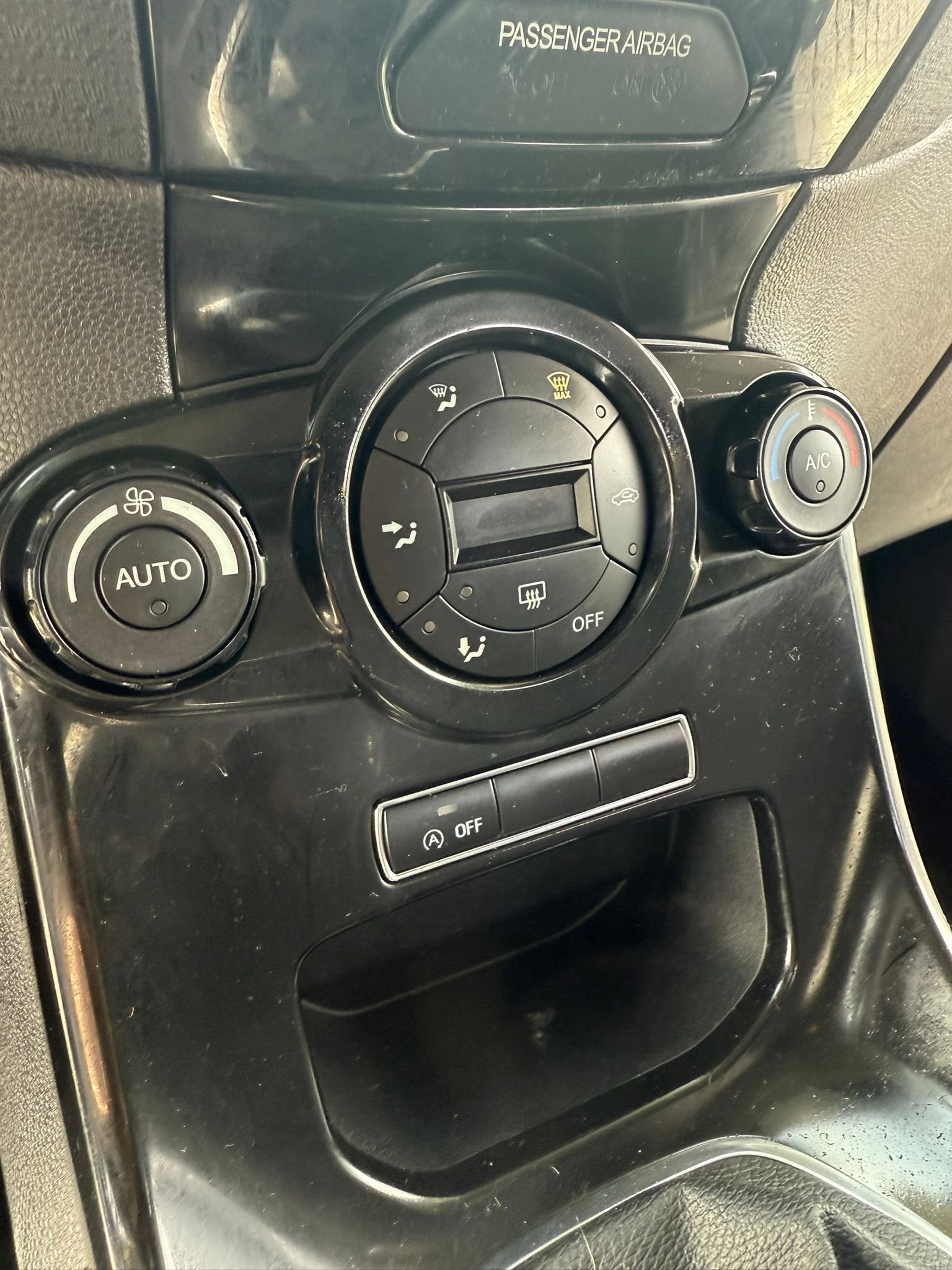 
								FORD FIESTA 1.0 TI – VCT TREND completo									