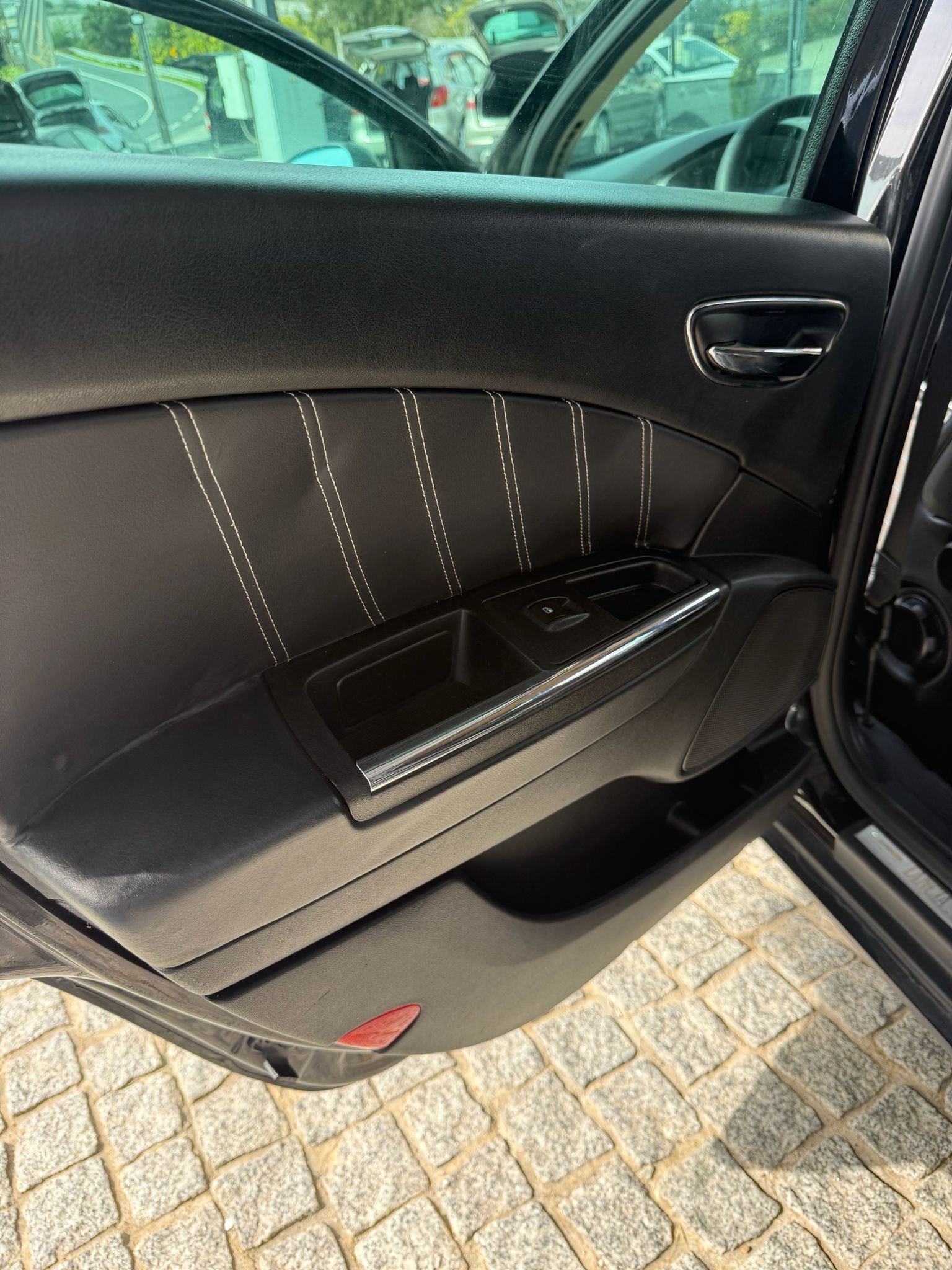 
								LANCIA DELTA 2010 completo									