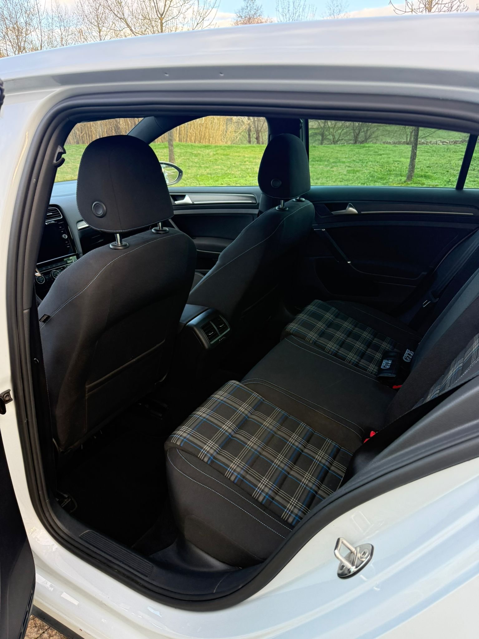 
								VOLKSWAGEN GTE 7.5 2018 completo									