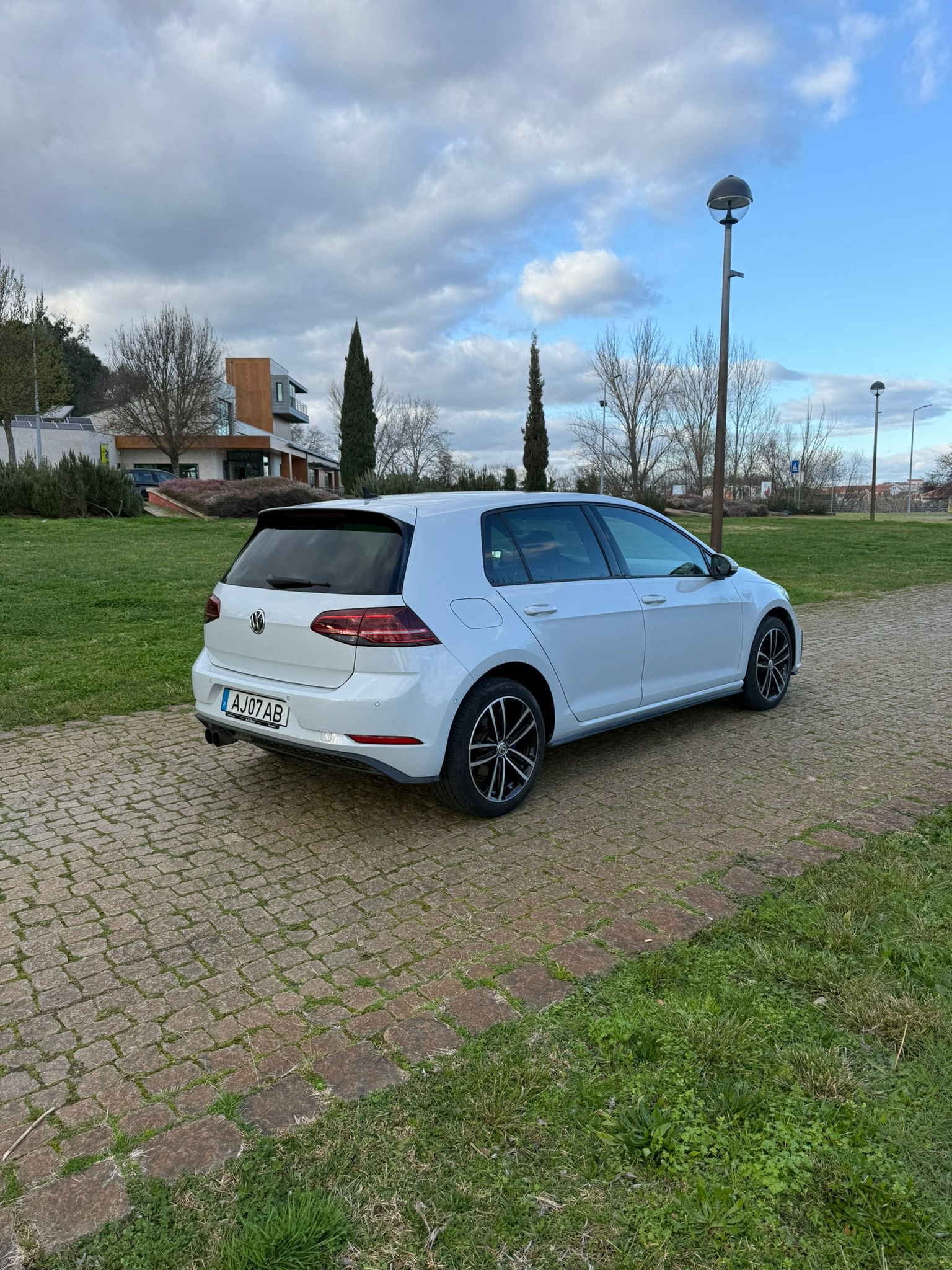
								VOLKSWAGEN GTE 7.5 2018 completo									