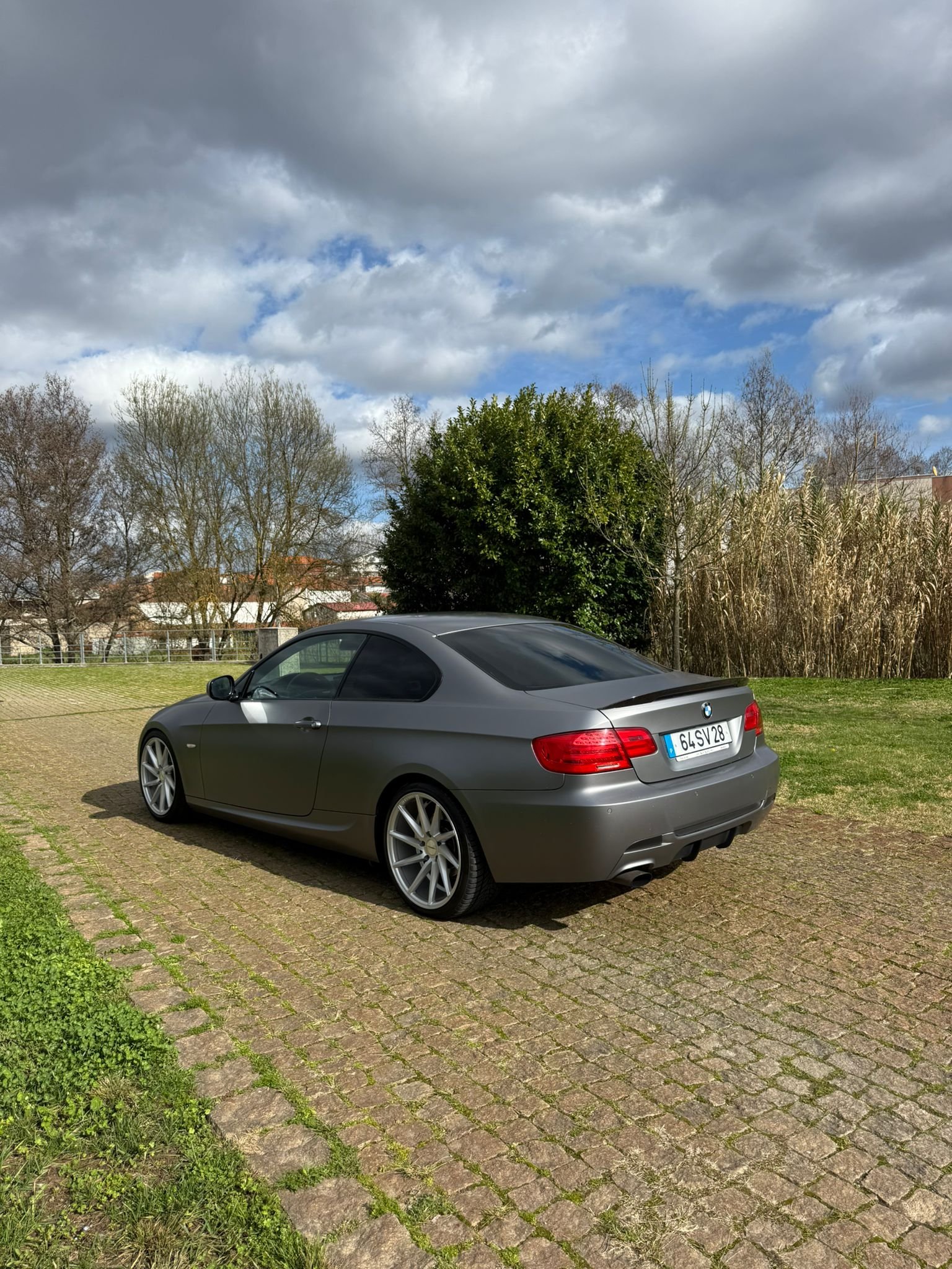 
								BMW 320 COUPE PACK M LCI 2012 completo									