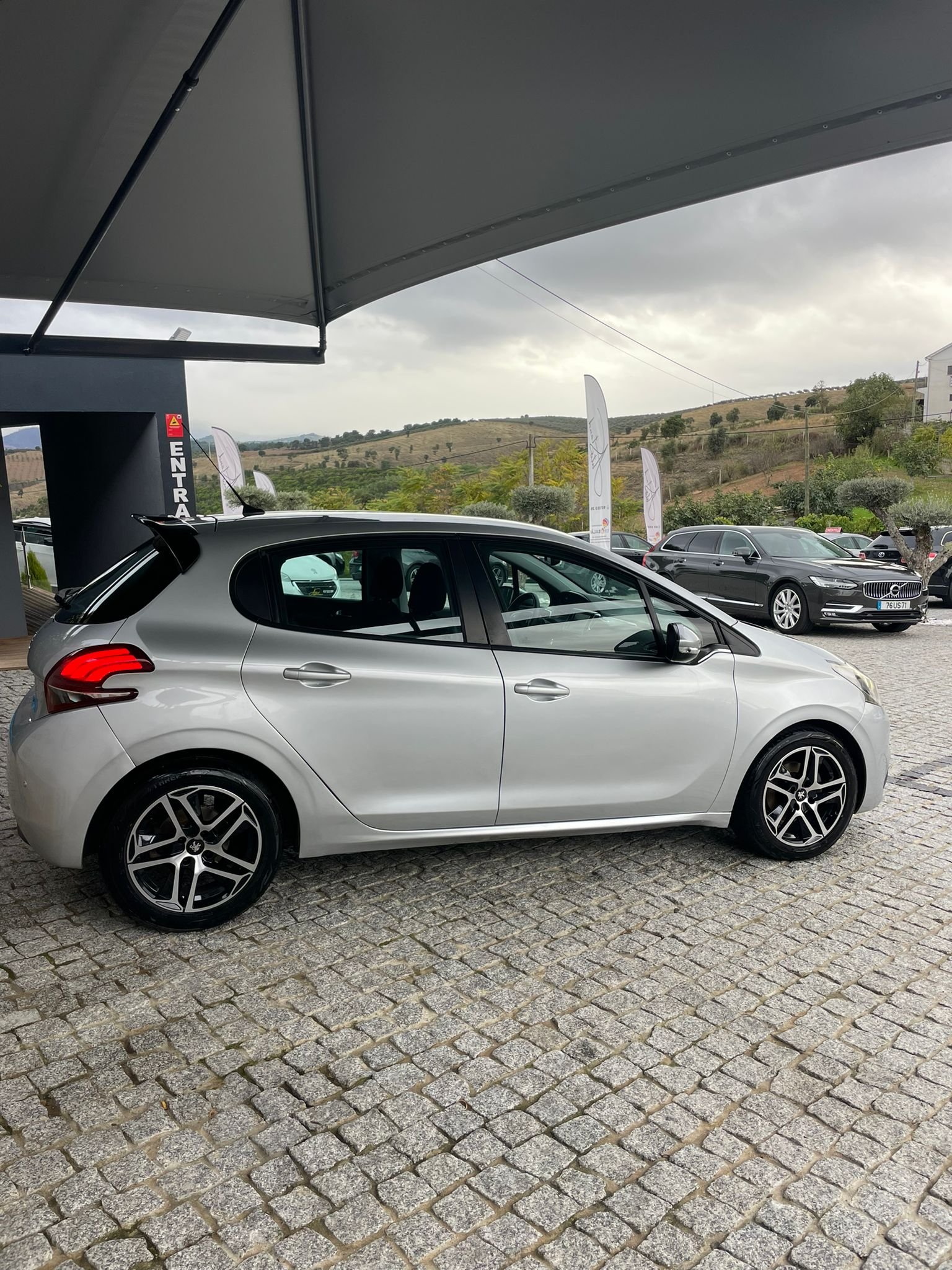 
								PEUGEOT 208 2014 completo									