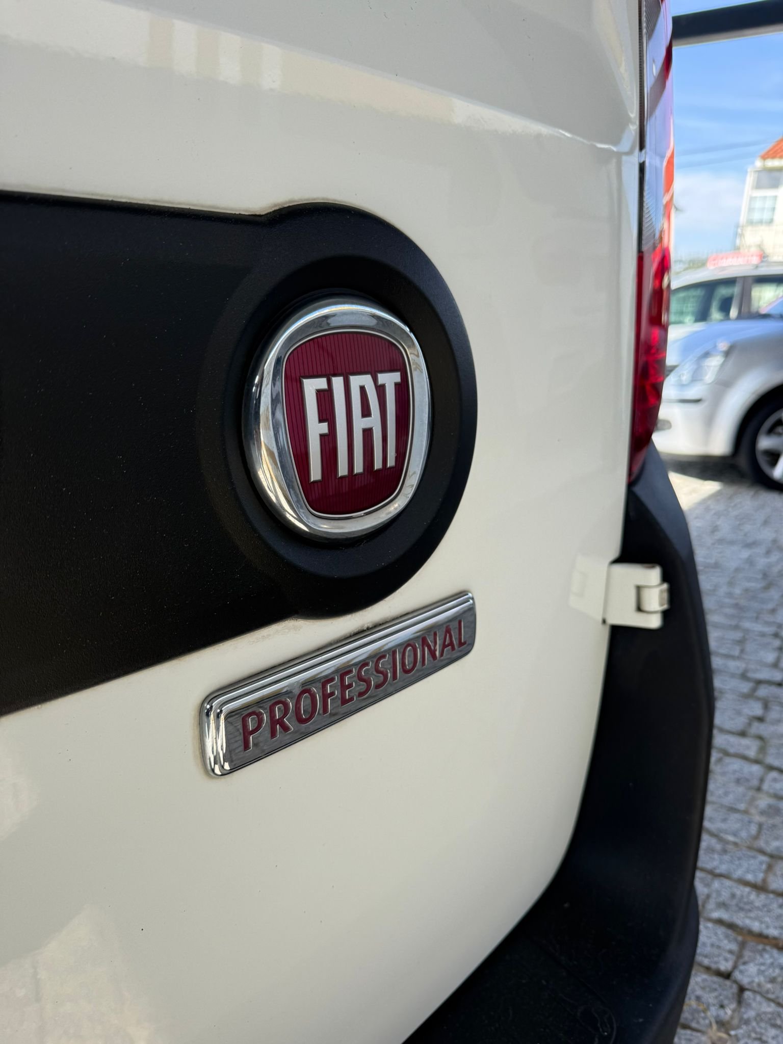 
								FIAT DOBLO 2017 completo									