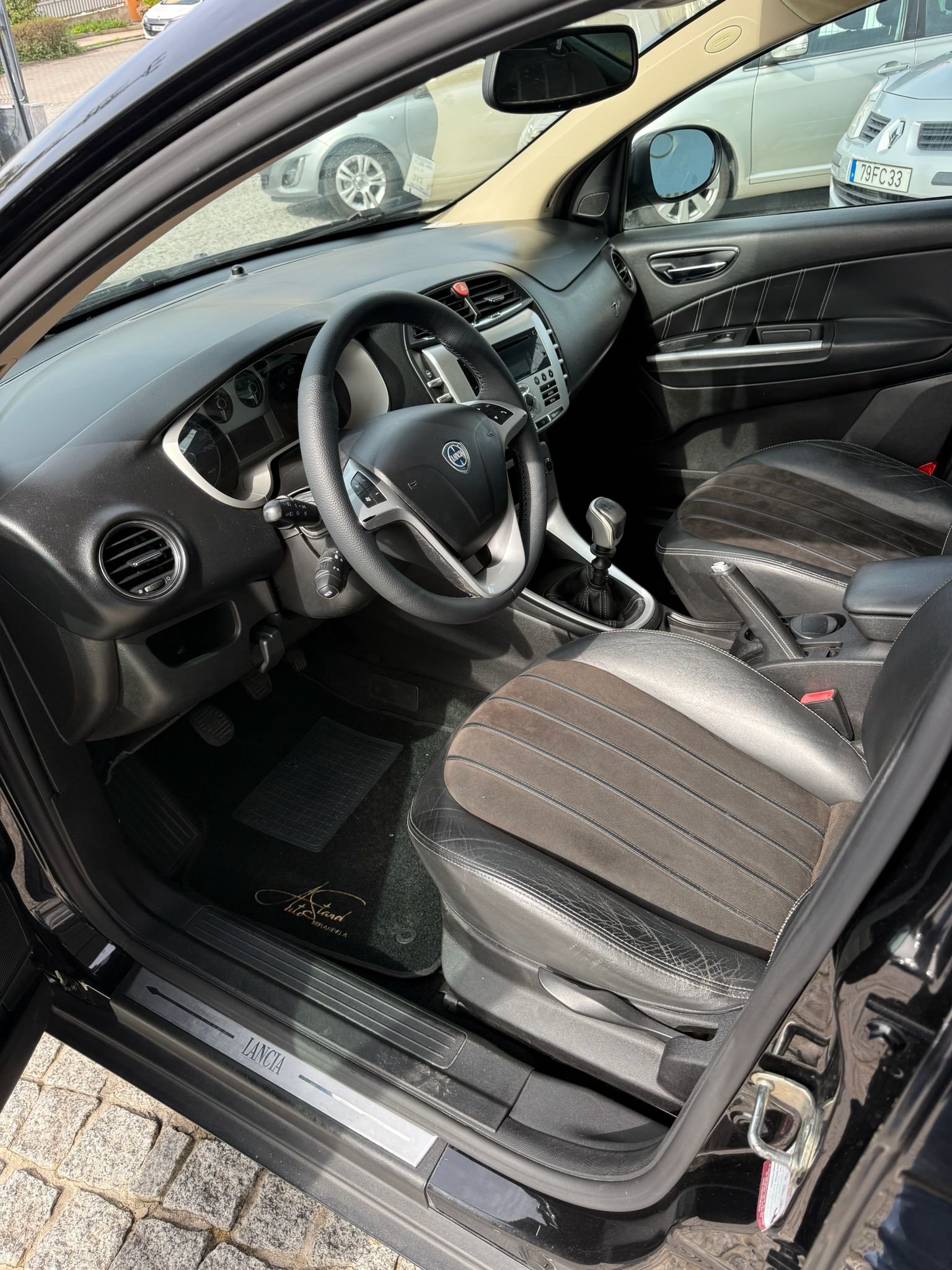 
								LANCIA DELTA 2010 completo									