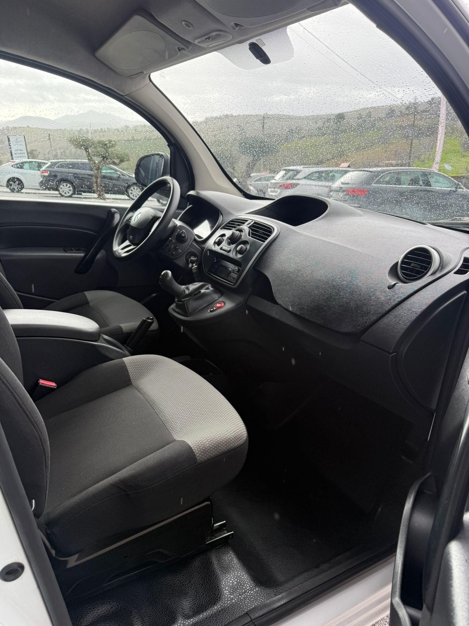 
								kangoo 2018 completo									