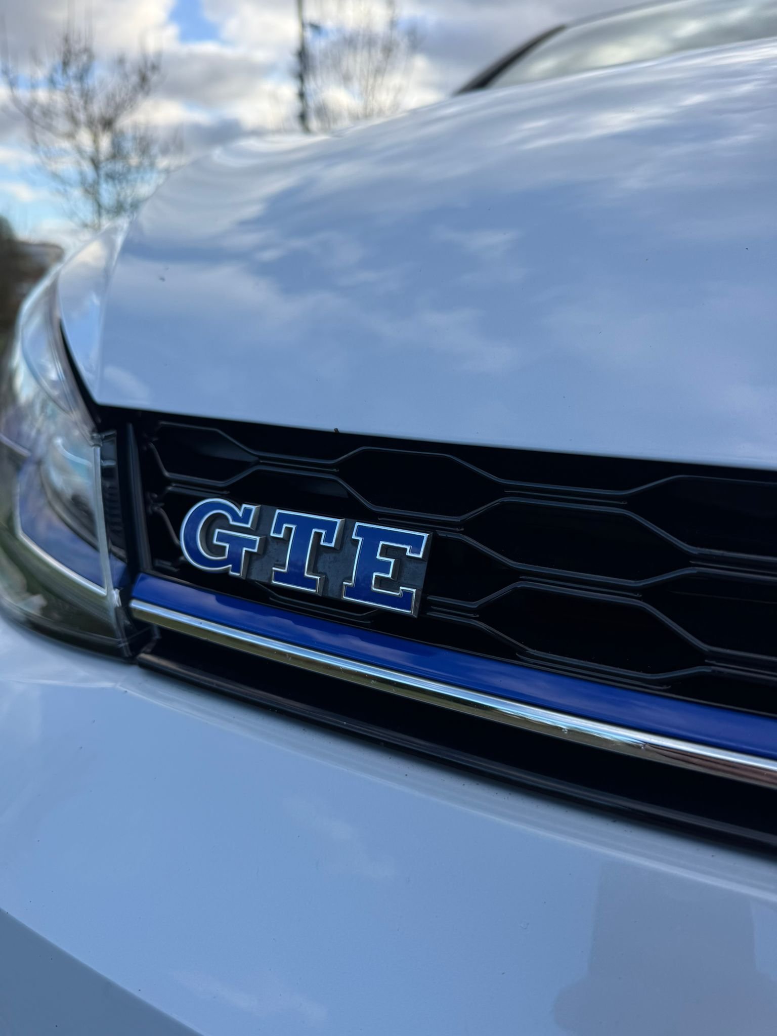 
								VOLKSWAGEN GTE 7.5 2018 completo									