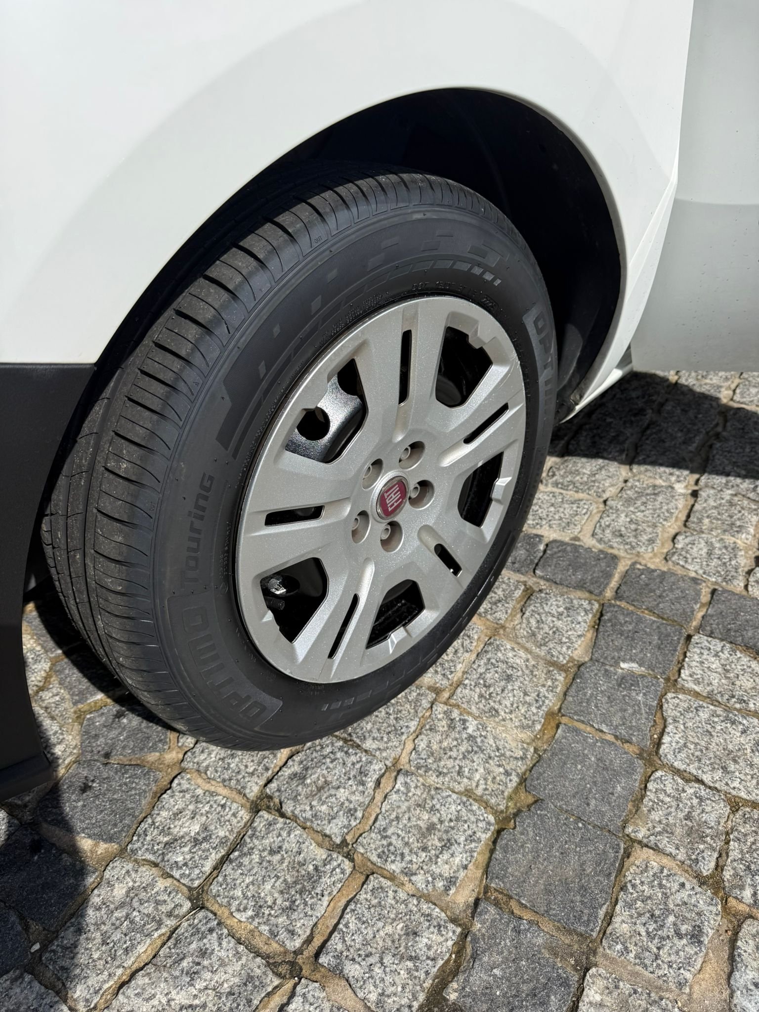 
								FIAT DOBLO 2017 completo									