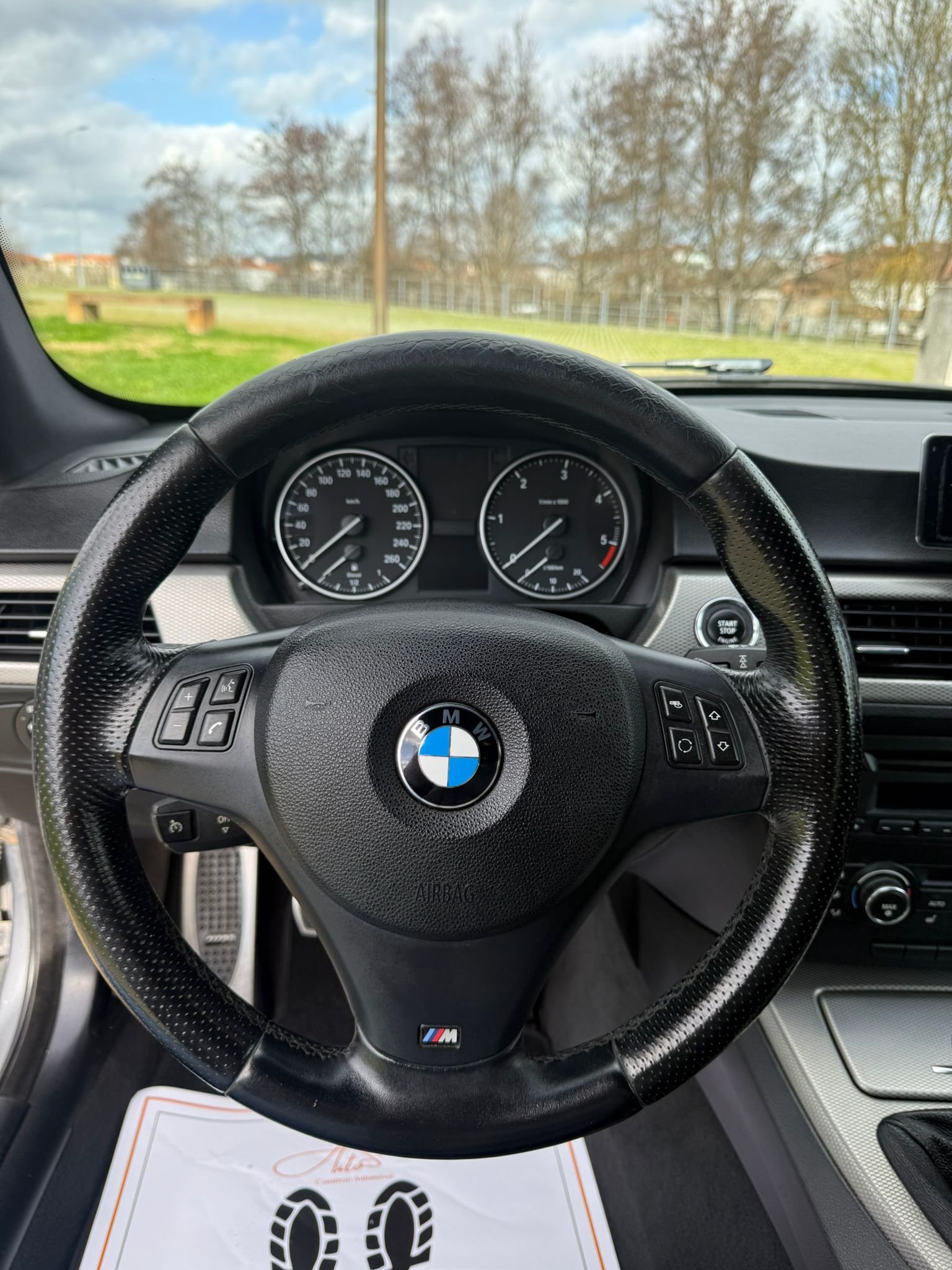 
								BMW 320 COUPE PACK M LCI 2012 completo									