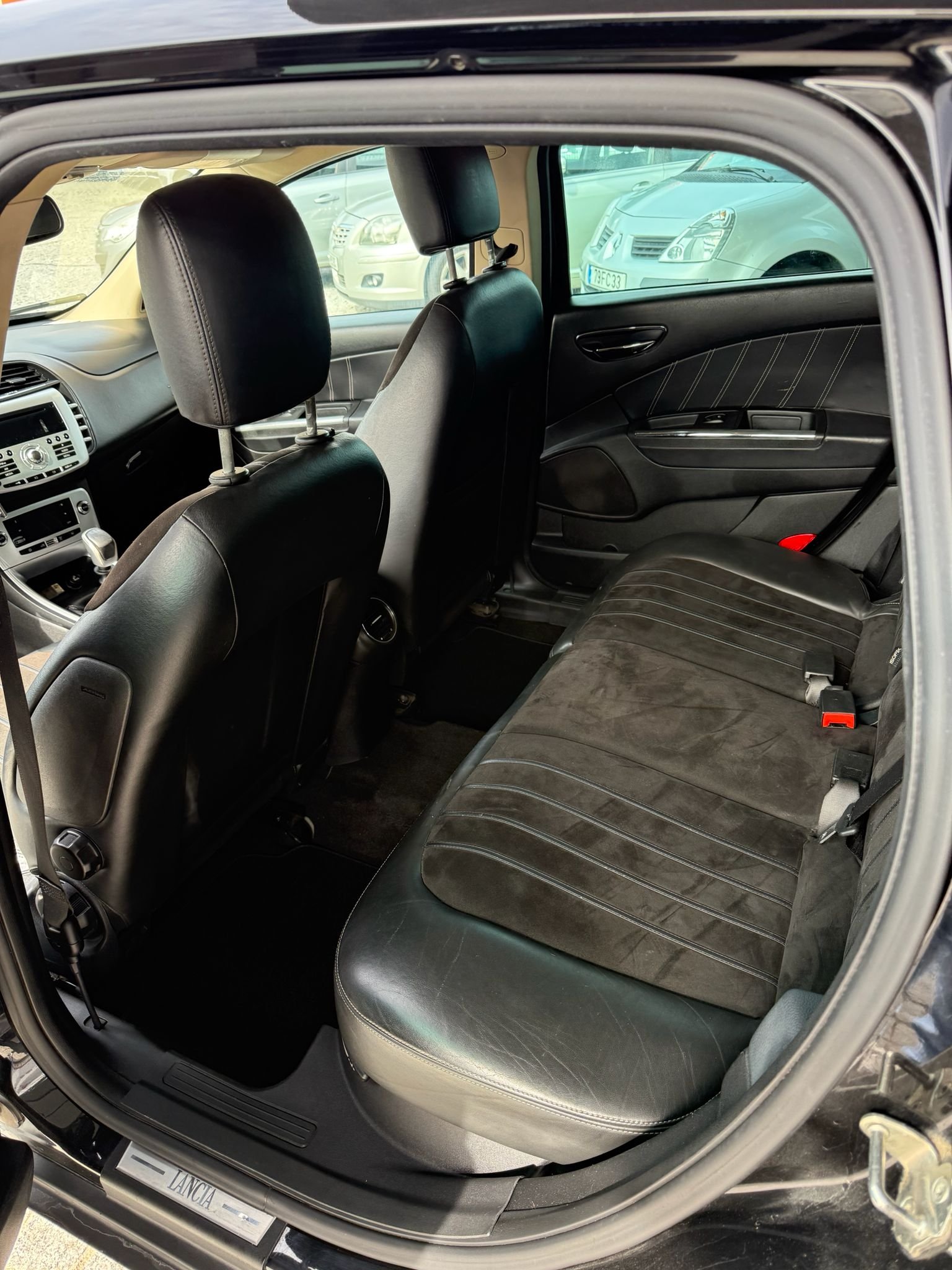 
								LANCIA DELTA 2010 completo									