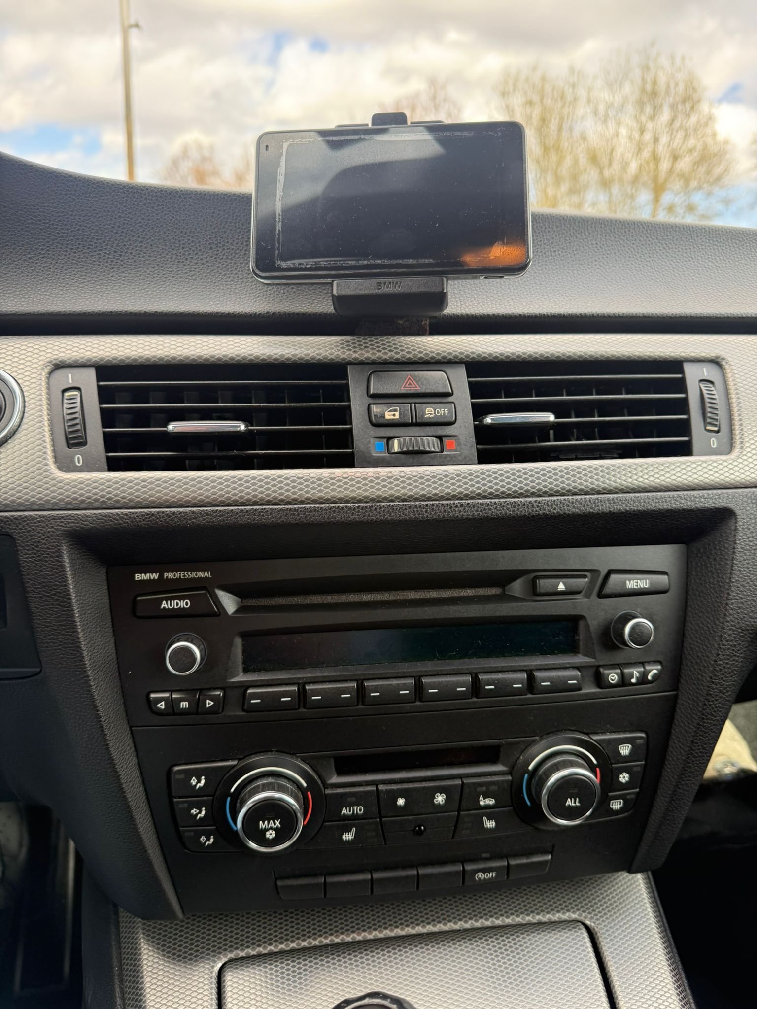 
								BMW 320 COUPE PACK M LCI 2012 completo									