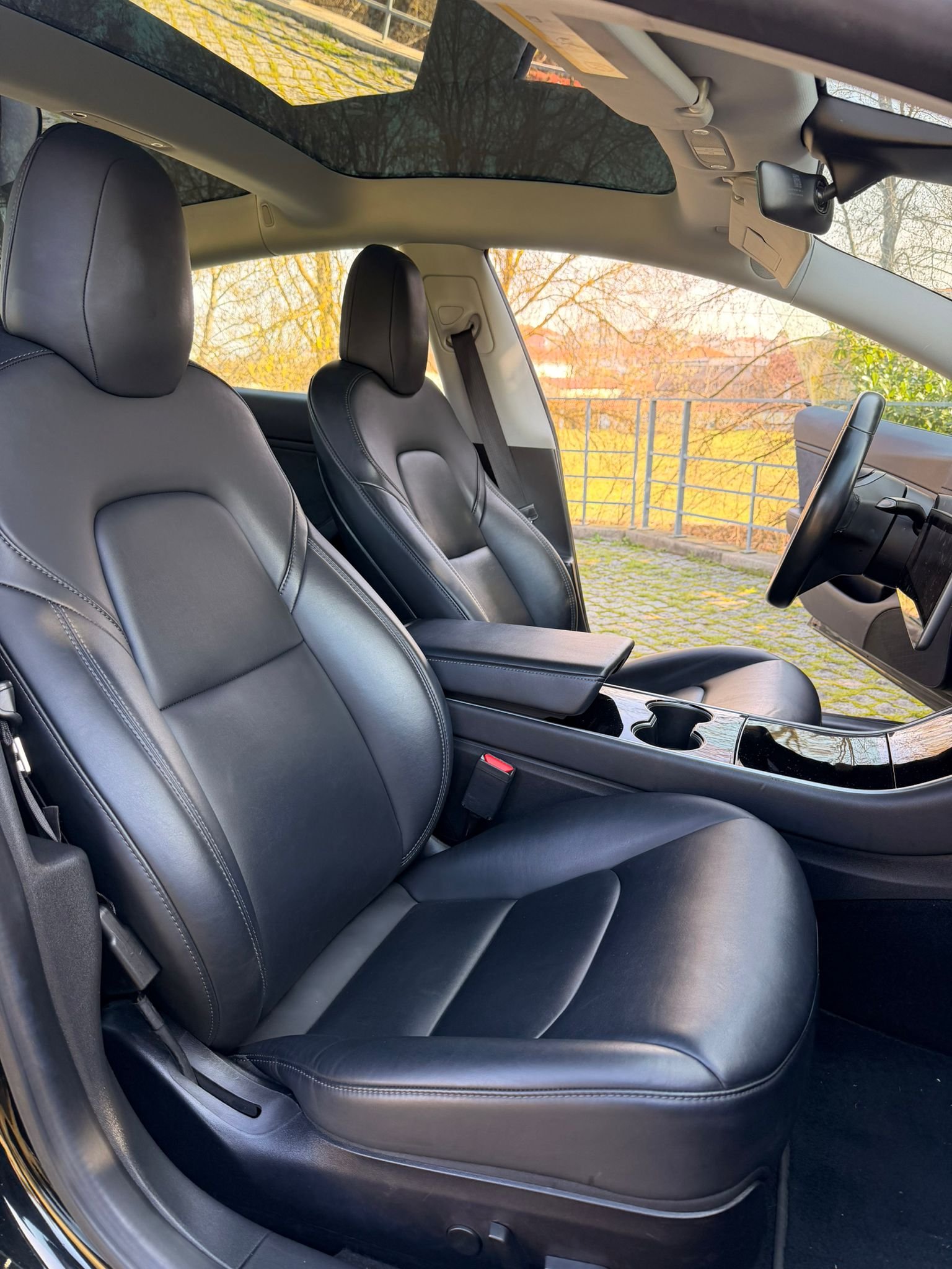 
								TESLA MODEL 3 LONG RANGE 2019 completo									