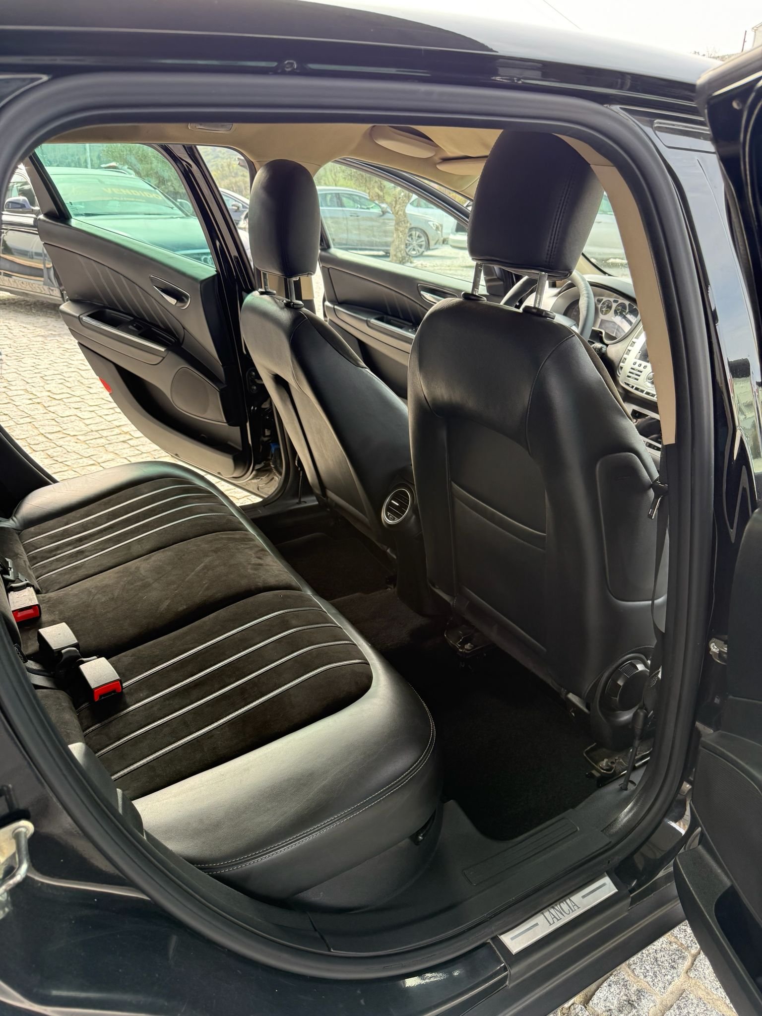 
								LANCIA DELTA 2010 completo									