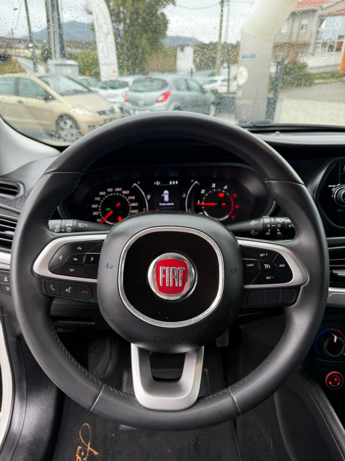 
								FIAT TIPO 2016 completo									