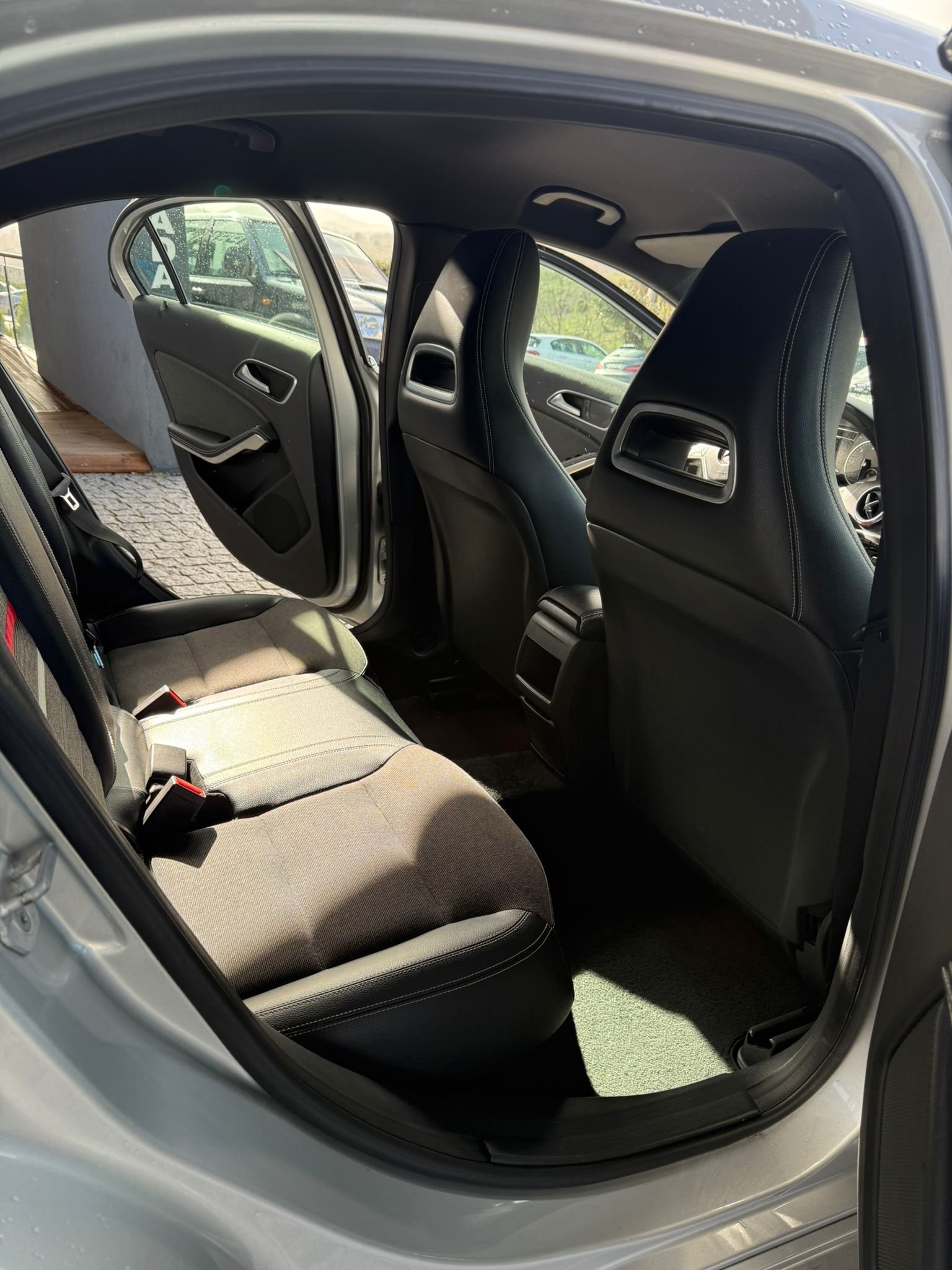 
								MERCEDES – BENZ A180 2015 completo									