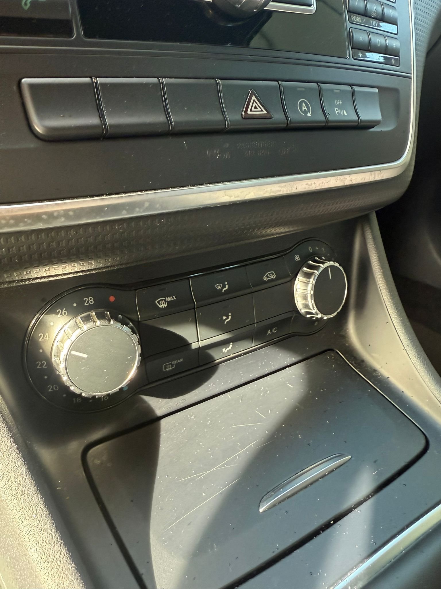 
								MERCEDES – BENZ A180 2015 completo									