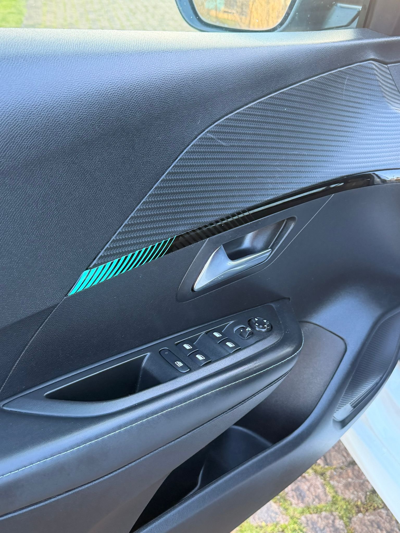 
								PEUGEOT 208 2022 completo									