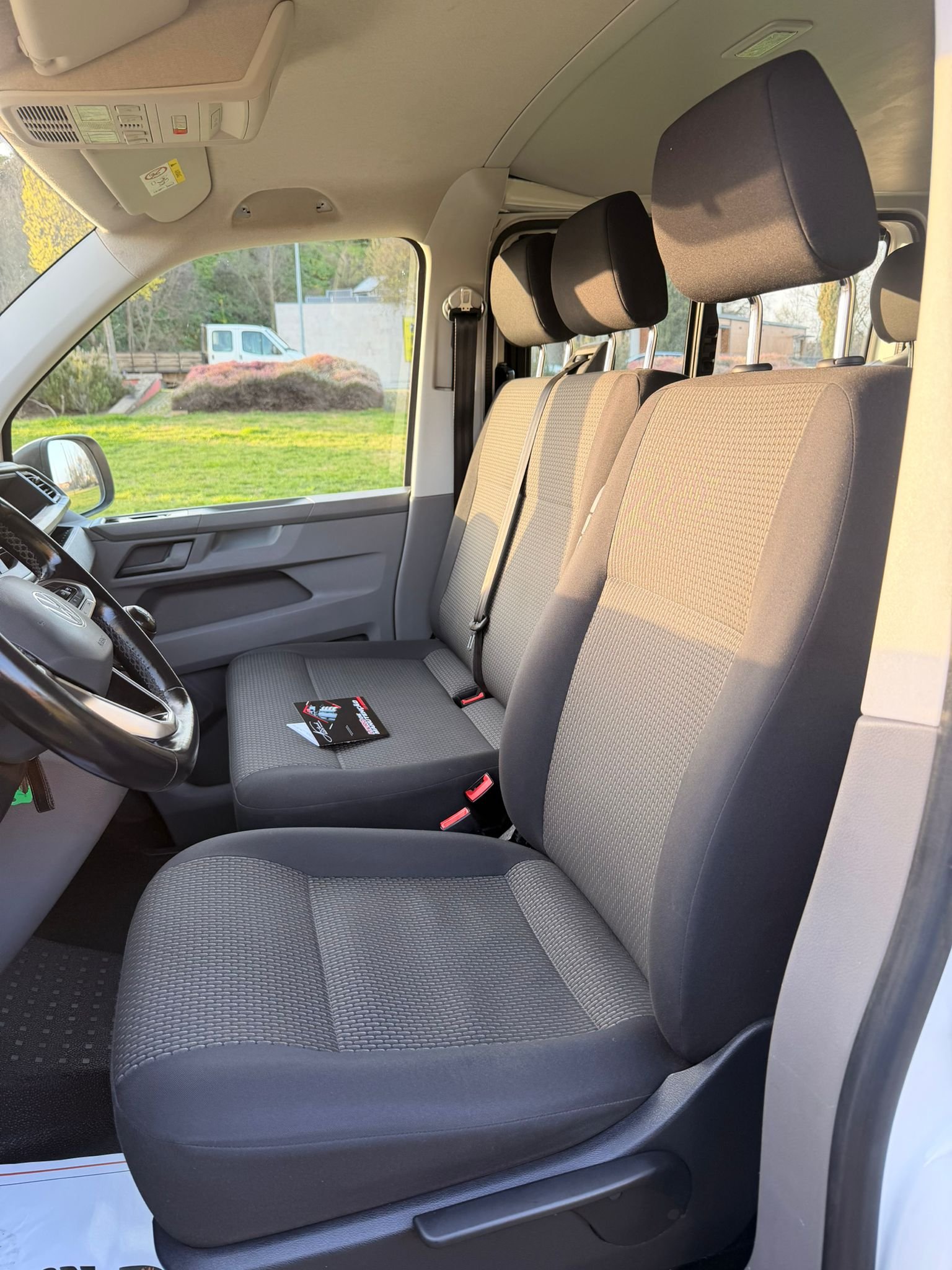 
								VW TRANSPORTER 6 LUGARES 2020 completo									