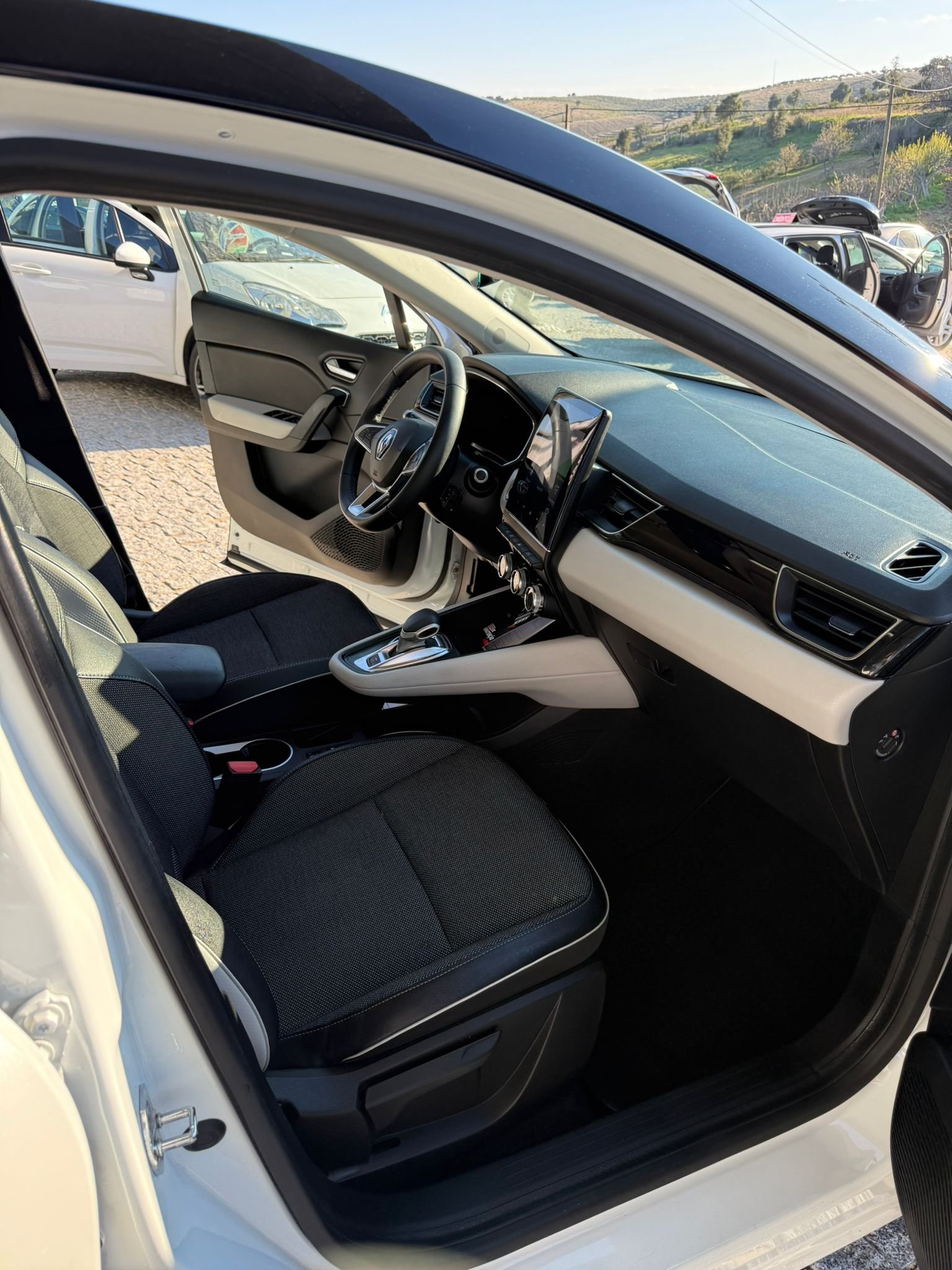 
								RENAULT CAPTUR 2020 E – TECH PLUG – IN HYBRID completo									