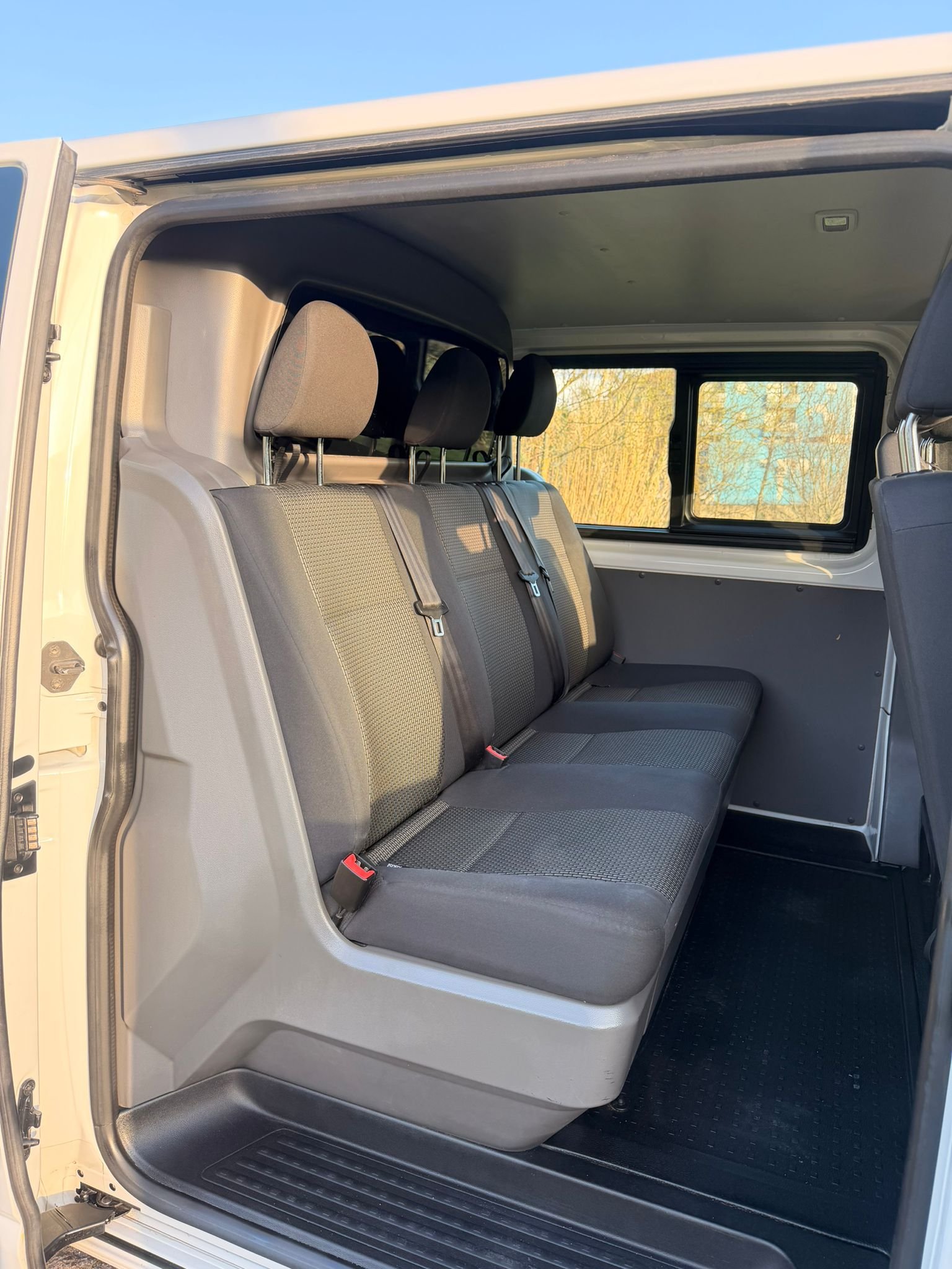 
								VW TRANSPORTER 6 LUGARES 2020 completo									