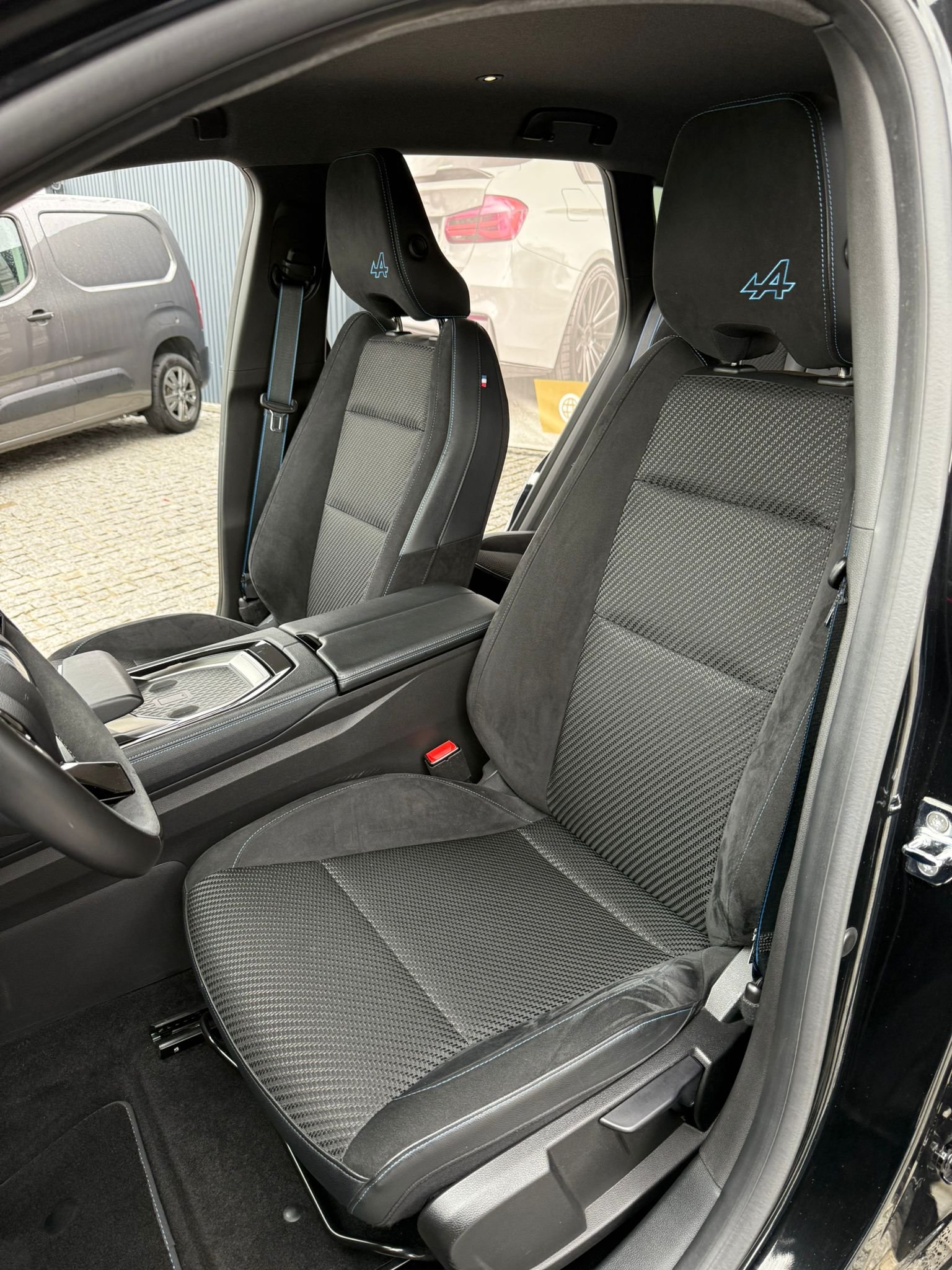 
								RENAULT AUSTRAL 2023 completo									