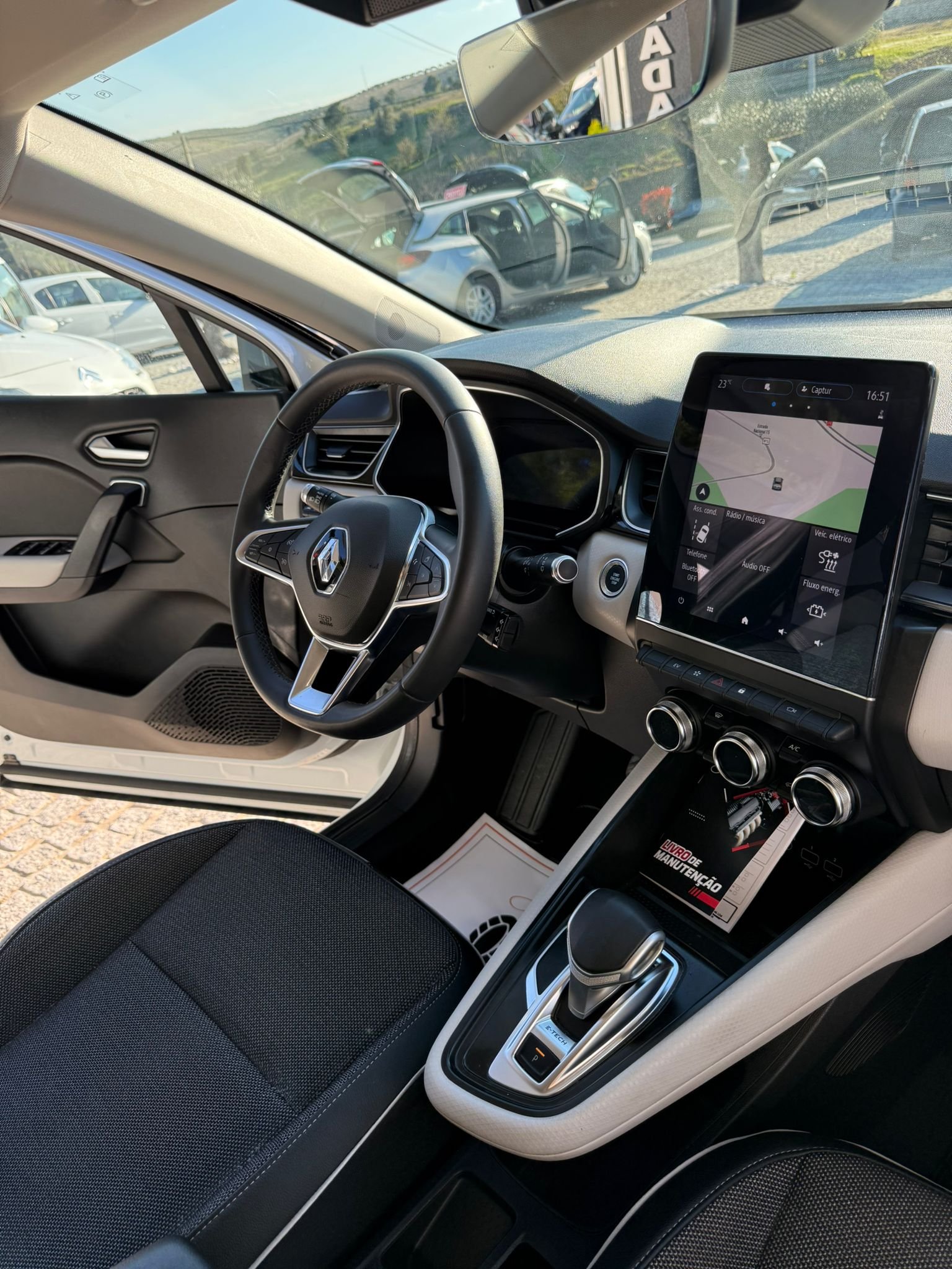 
								RENAULT CAPTUR 2020 E – TECH PLUG – IN HYBRID completo									