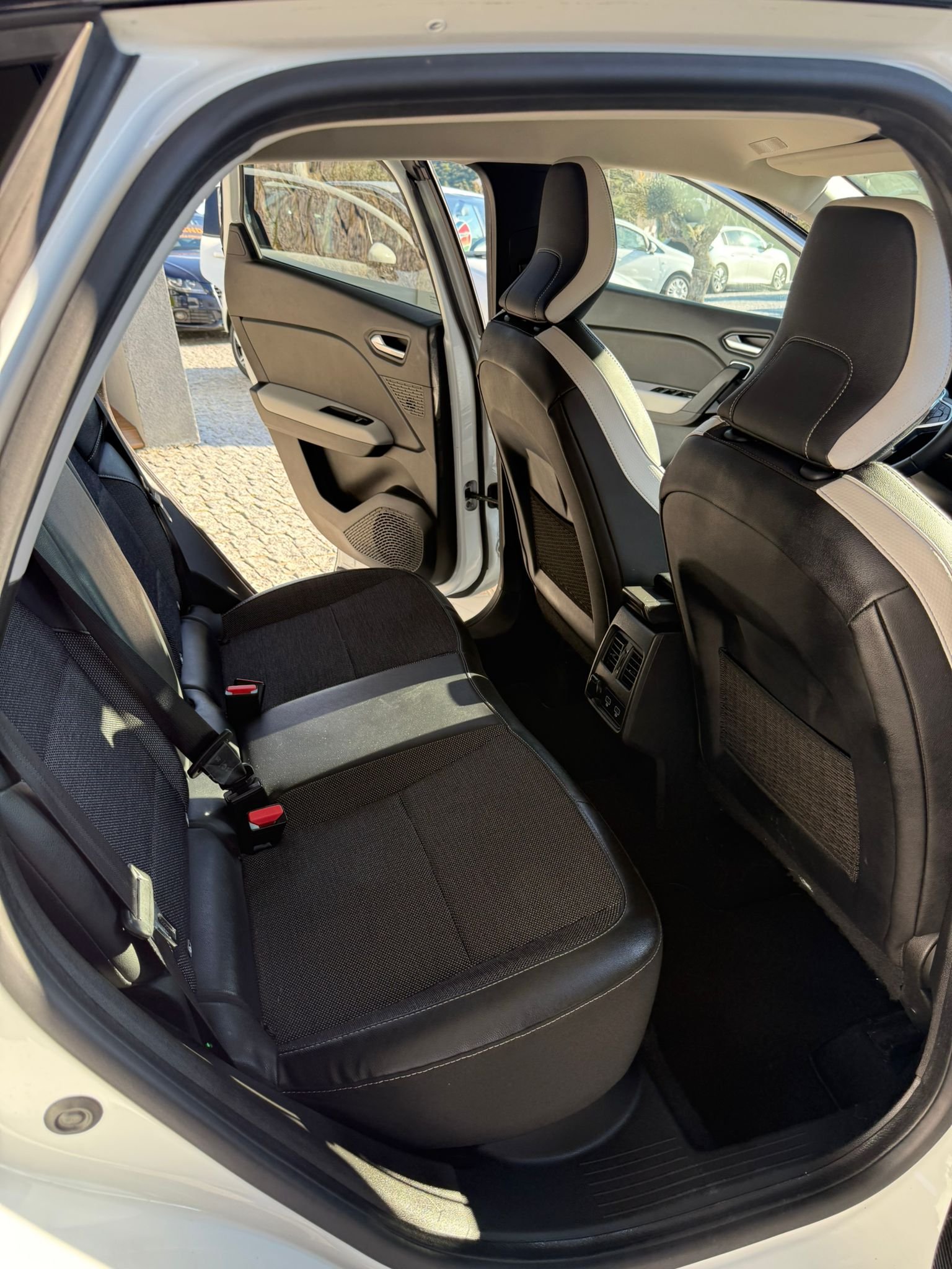 
								RENAULT CAPTUR 2020 E – TECH PLUG – IN HYBRID completo									