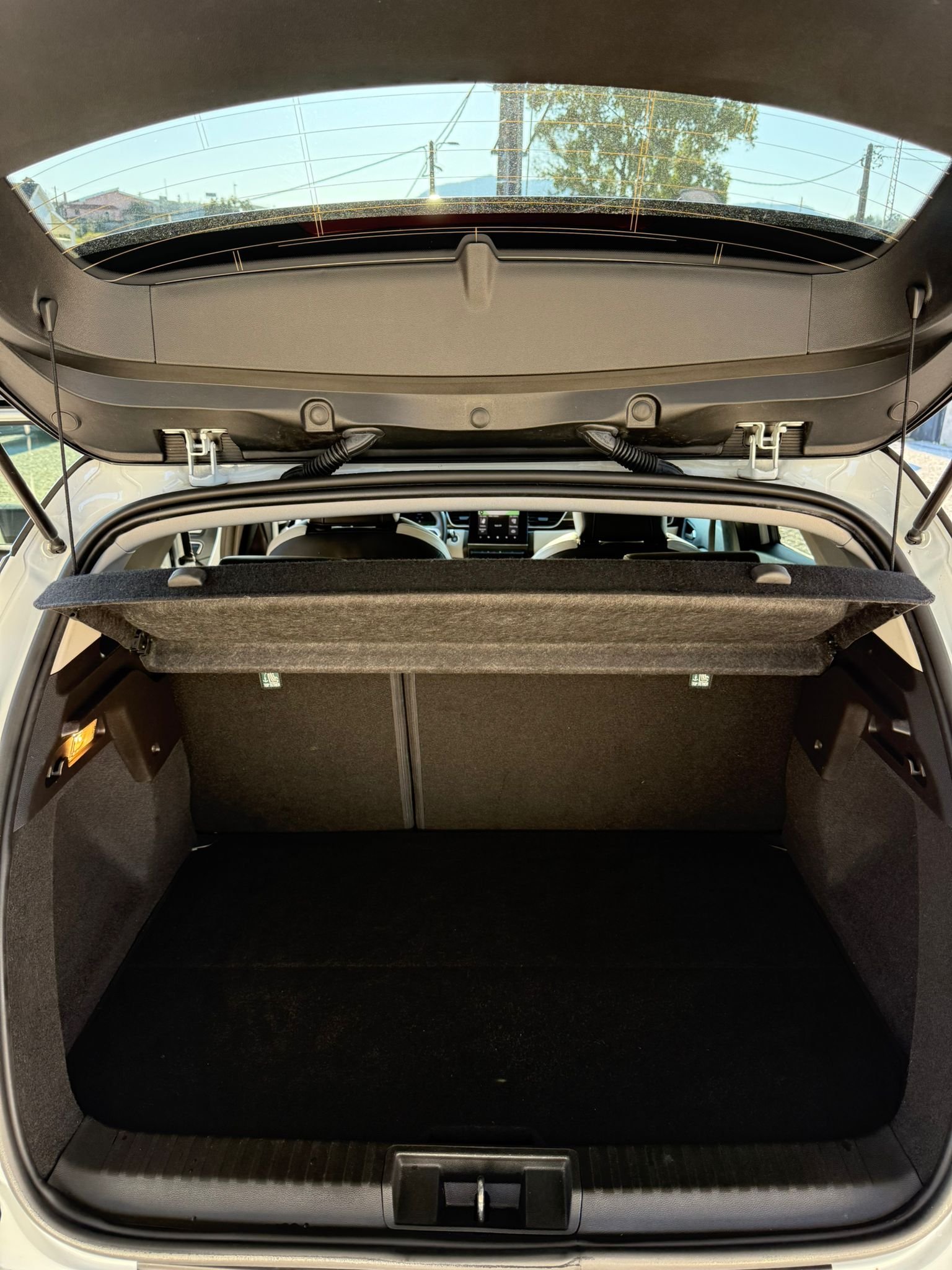 
								RENAULT CAPTUR 2020 E – TECH PLUG – IN HYBRID completo									