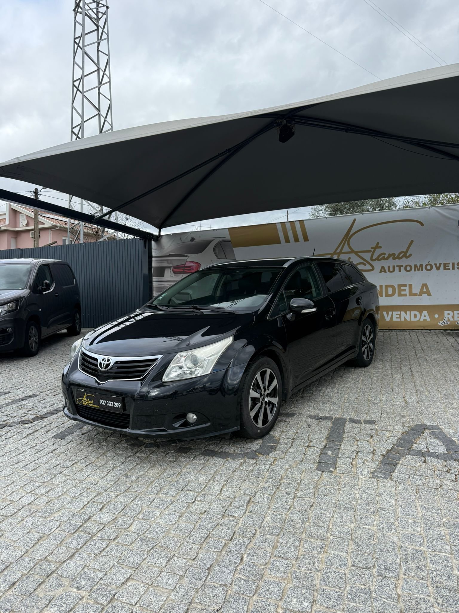 
								TOYOTA AVENSIS 2010 completo									