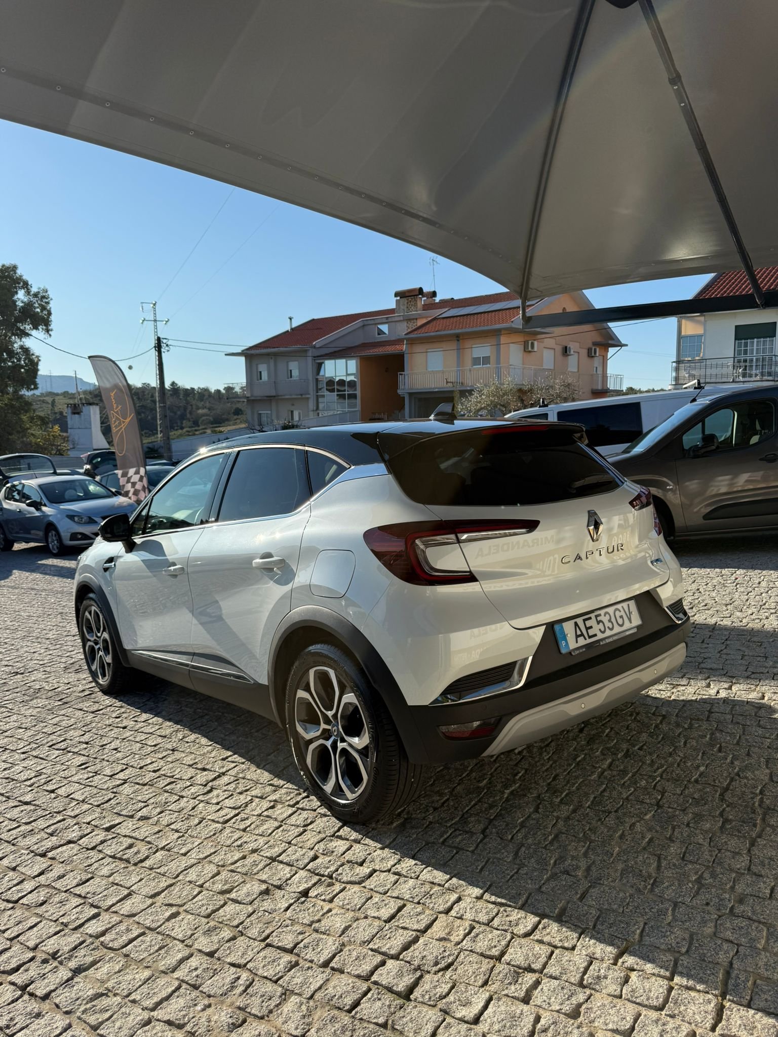 
								RENAULT CAPTUR 2020 E – TECH PLUG – IN HYBRID completo									