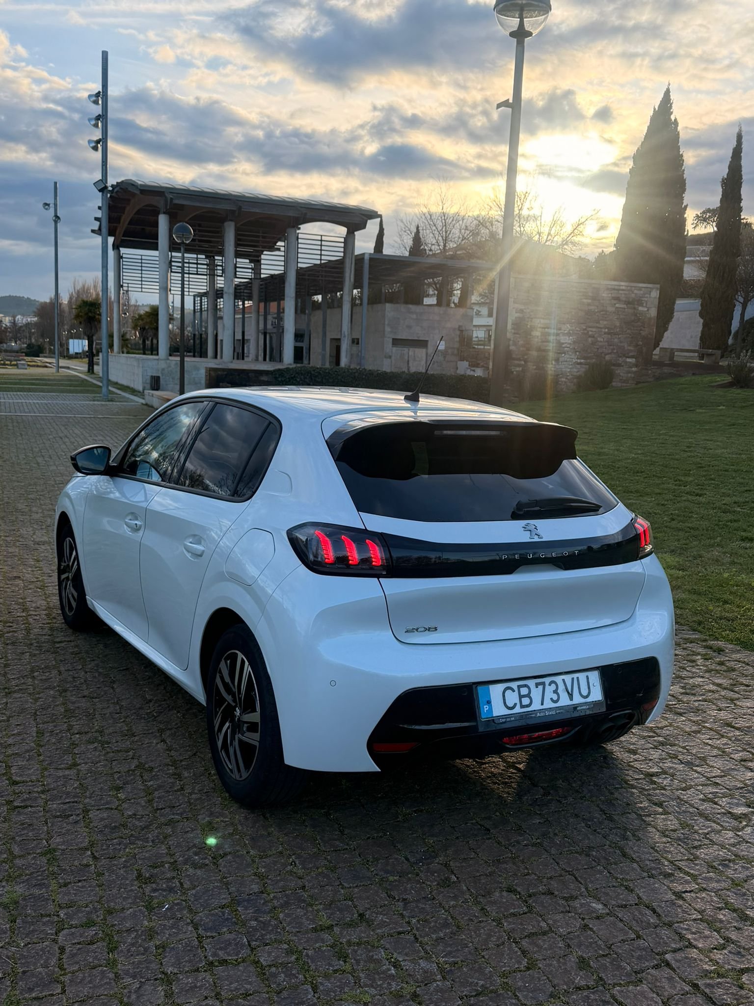 
								PEUGEOT 208 2022 completo									