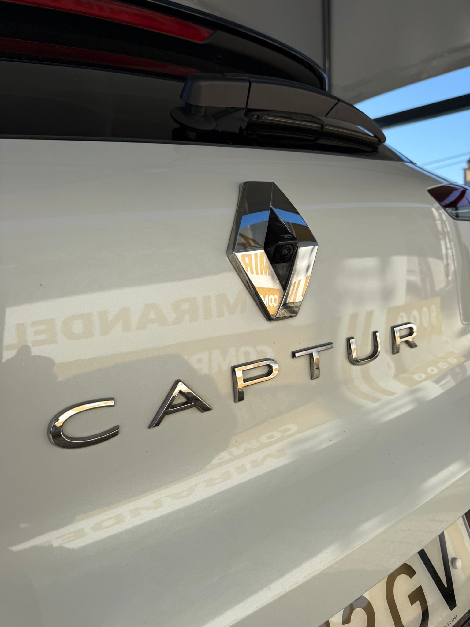 
								RENAULT CAPTUR 2020 E – TECH PLUG – IN HYBRID completo									