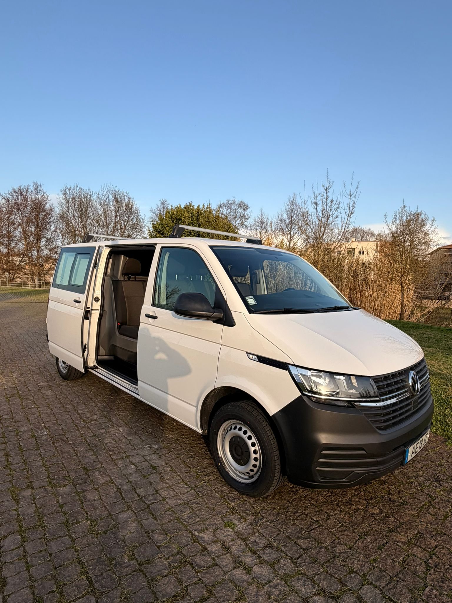 
								VW TRANSPORTER 6 LUGARES 2020 completo									