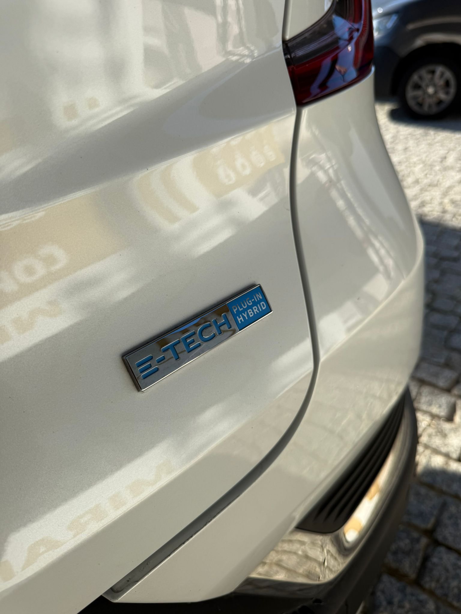 
								RENAULT CAPTUR 2020 E – TECH PLUG – IN HYBRID completo									