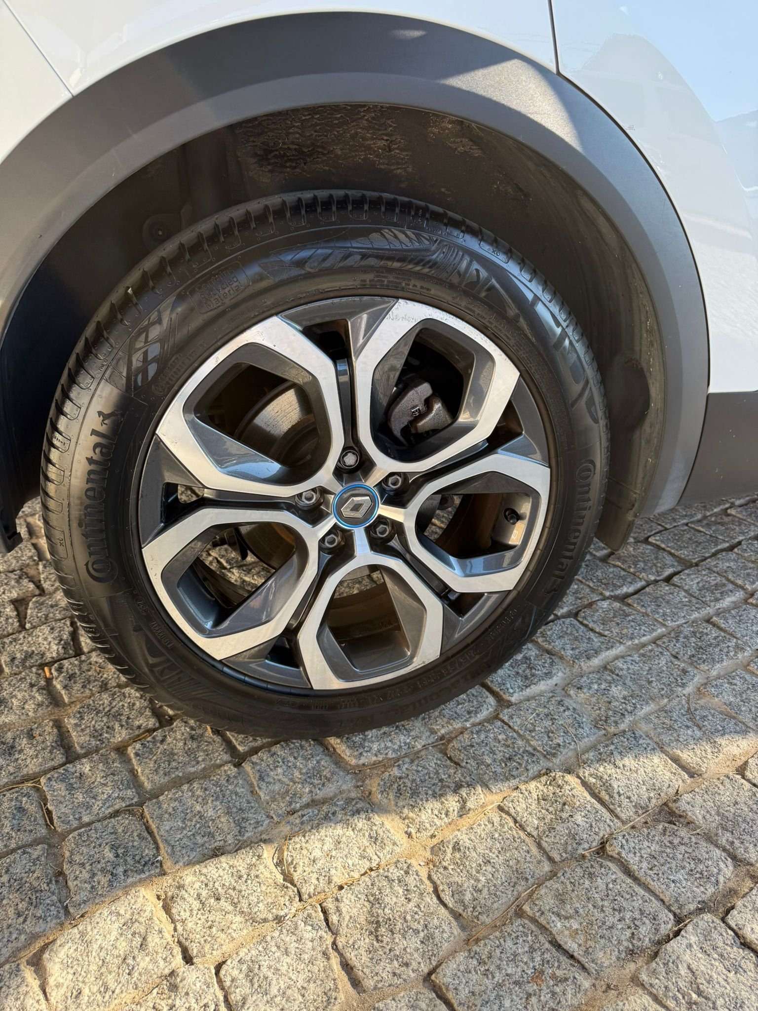 
								RENAULT CAPTUR 2020 E – TECH PLUG – IN HYBRID completo									