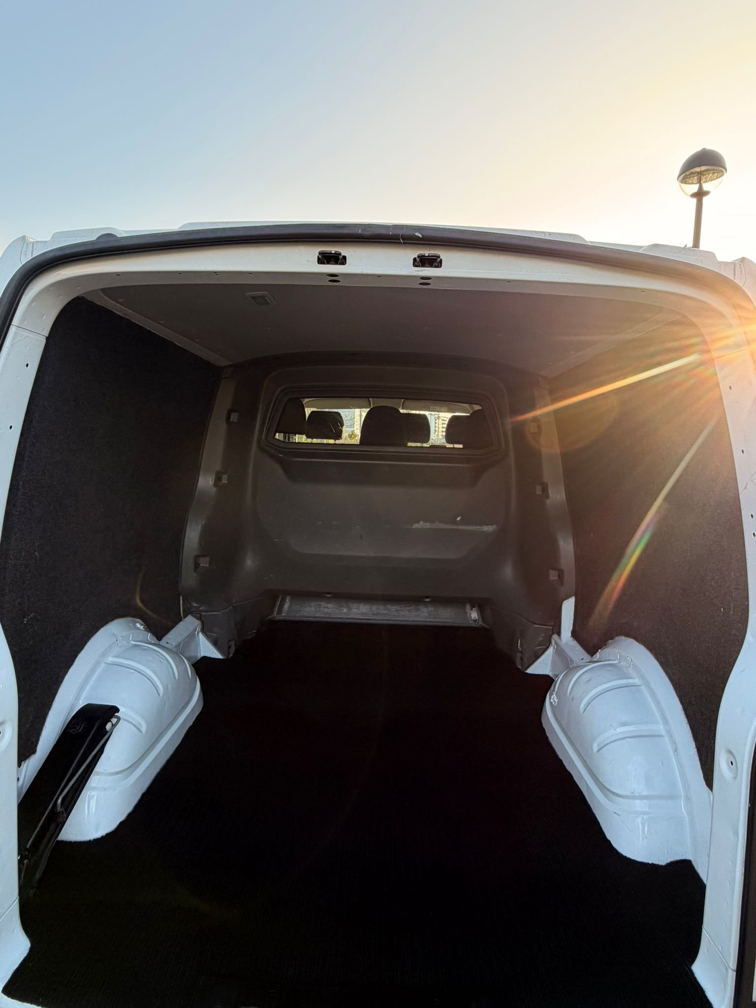 
								VW TRANSPORTER 6 LUGARES 2020 completo									