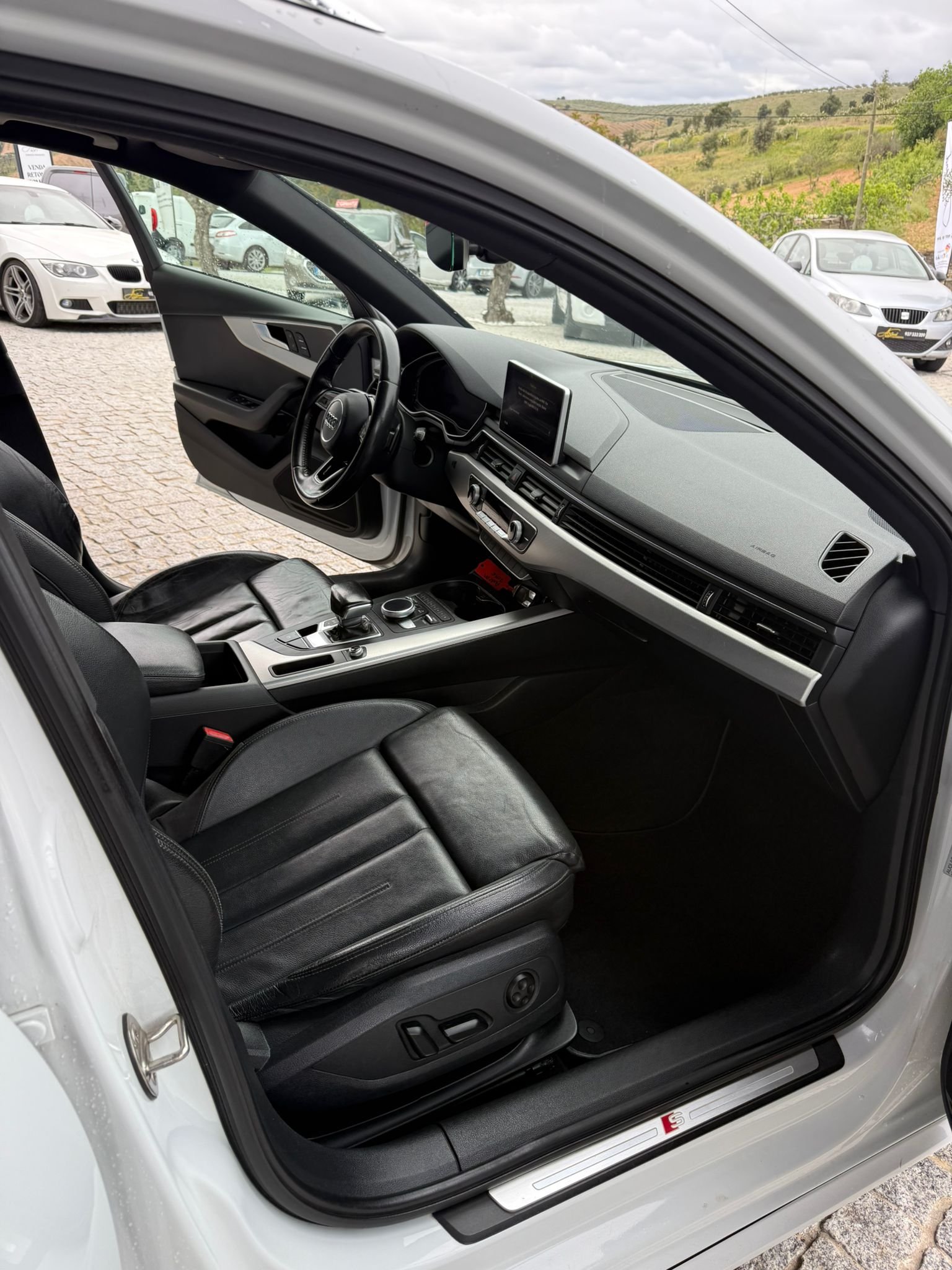 
								AUDI A4 2016 completo									