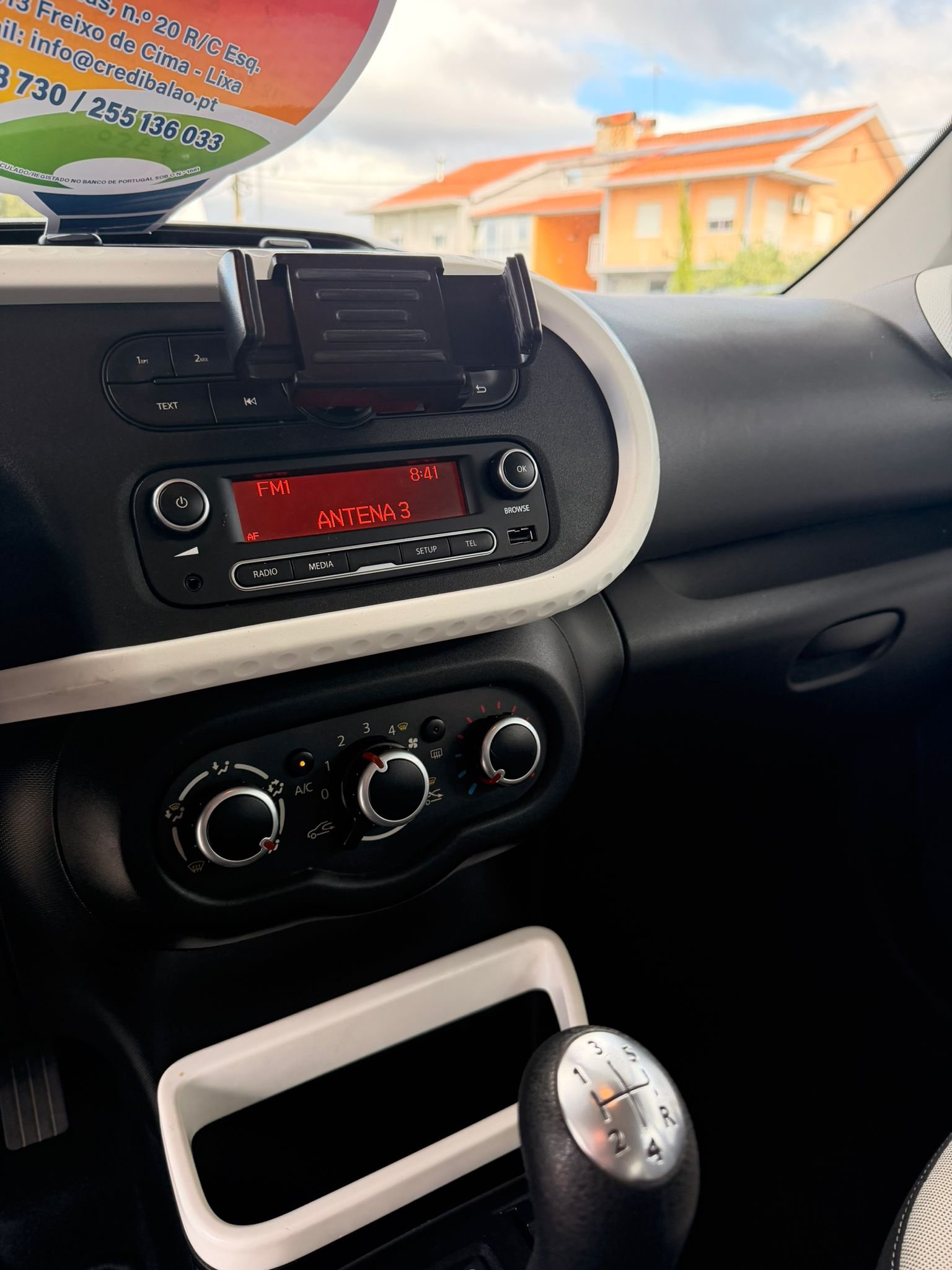 
								RENAULT TWINGO 2015 completo									