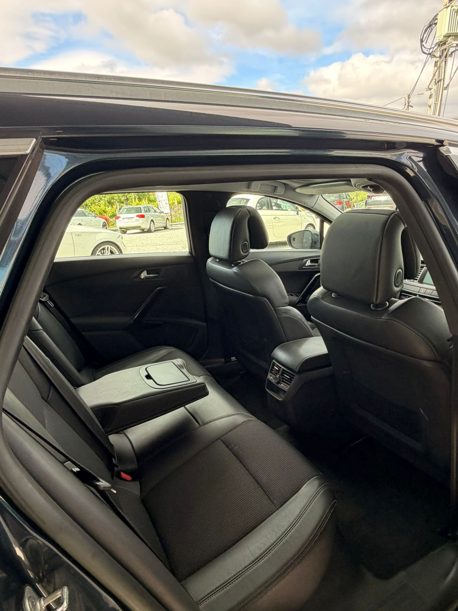 
								PEUGEOT 508 SW 2013 completo									
