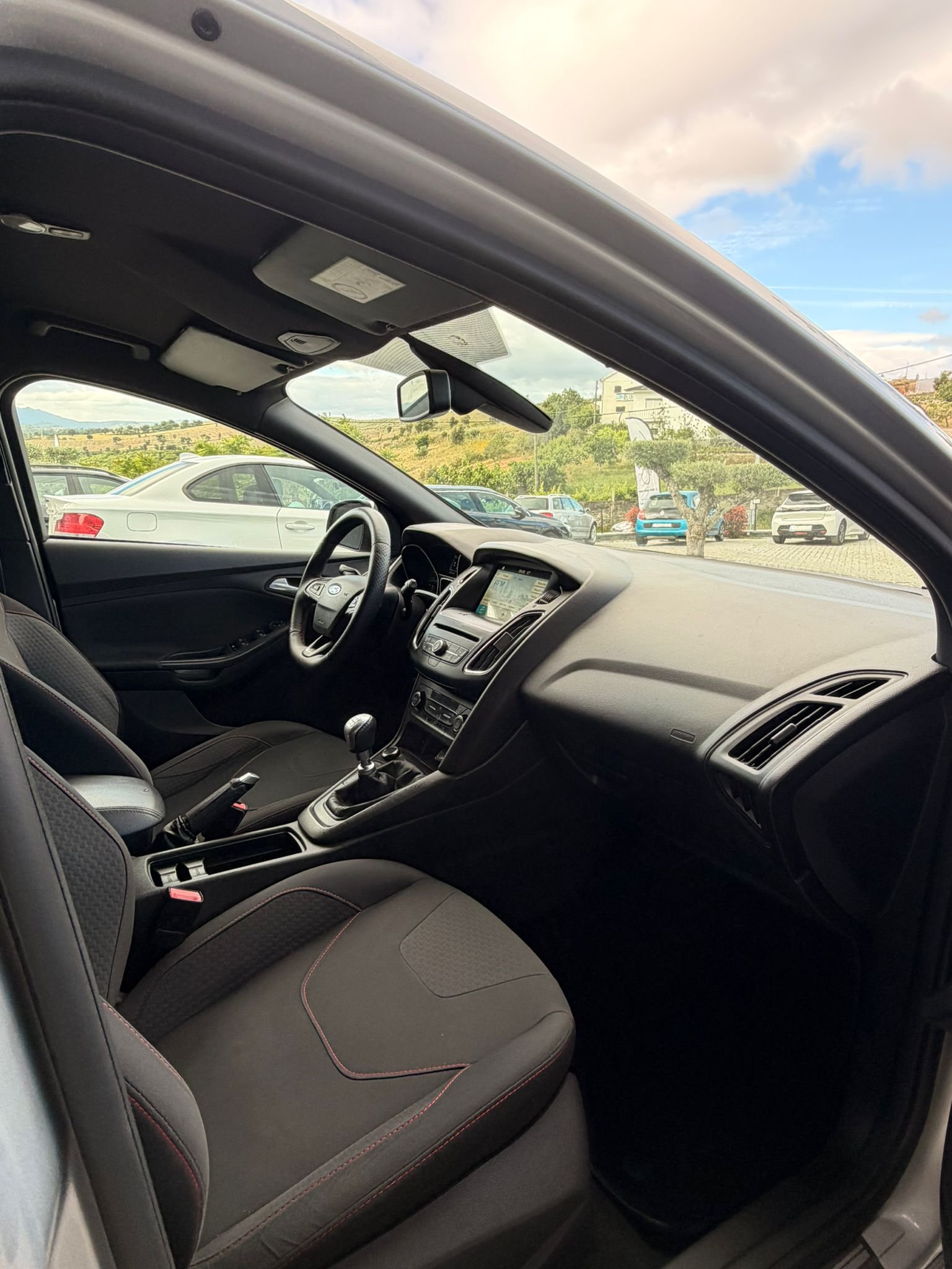 
								FORD FOCUS ST line 2018 completo									