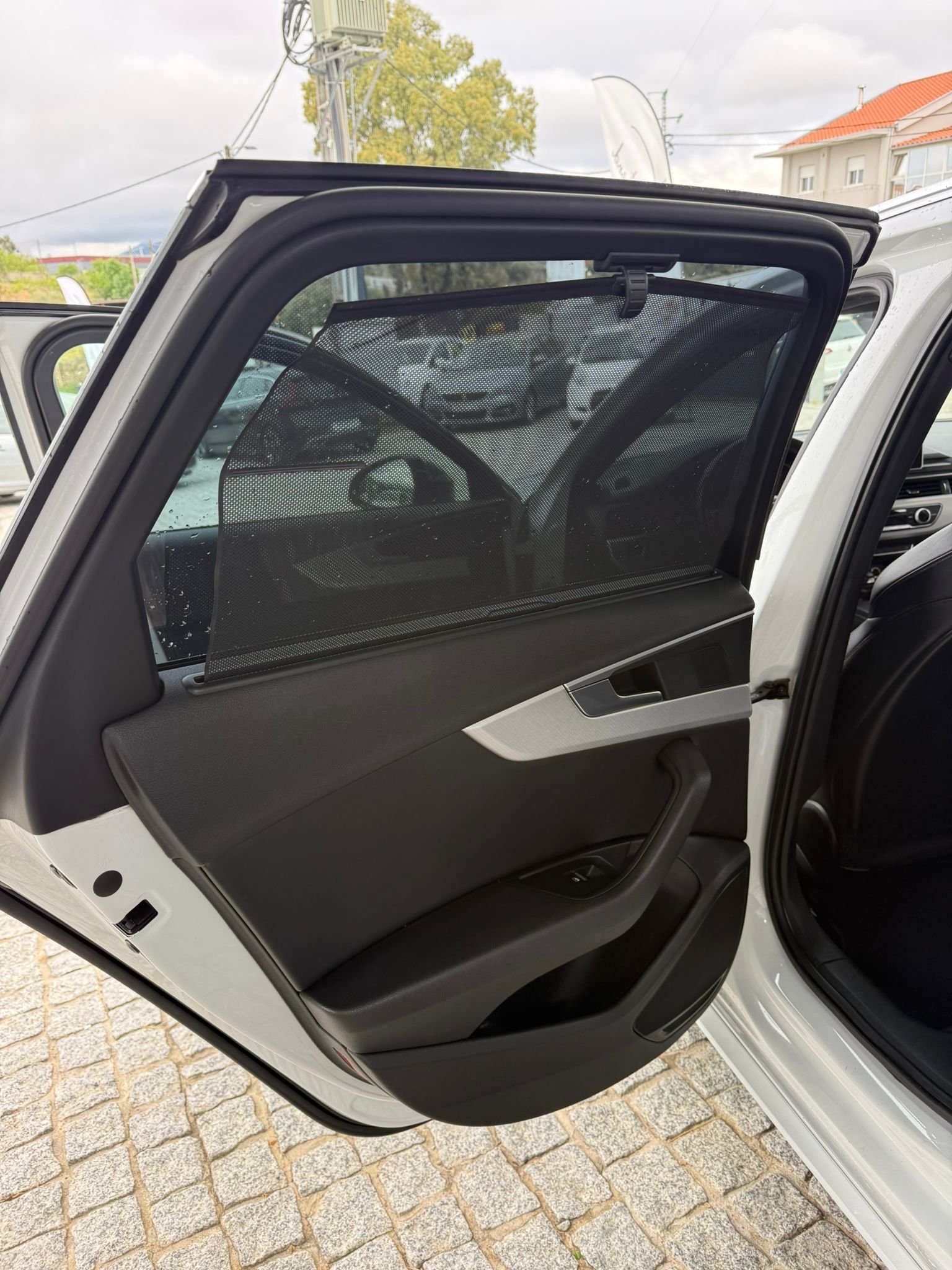 
								AUDI A4 2016 completo									