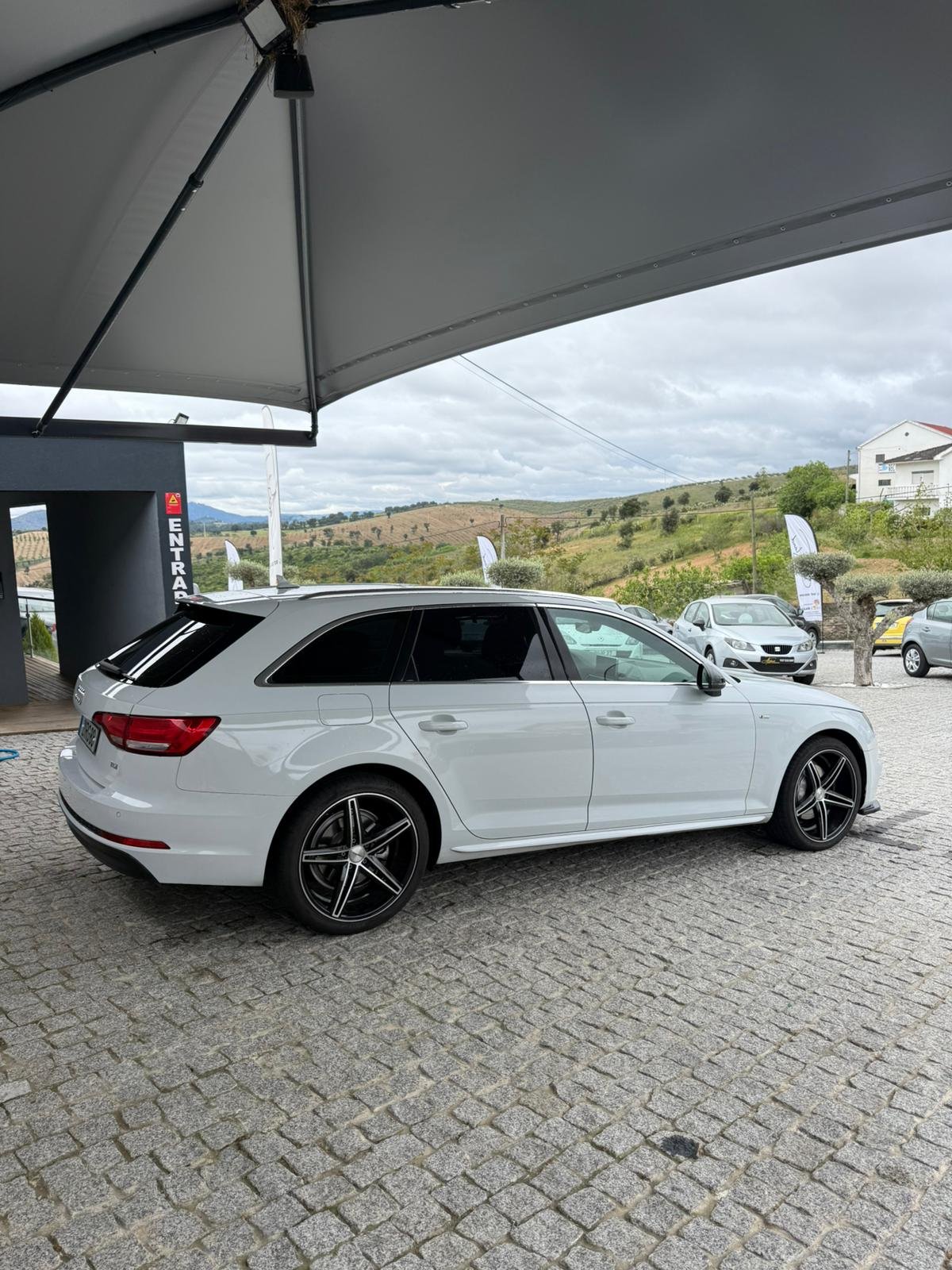 
								AUDI A4 2016 completo									
