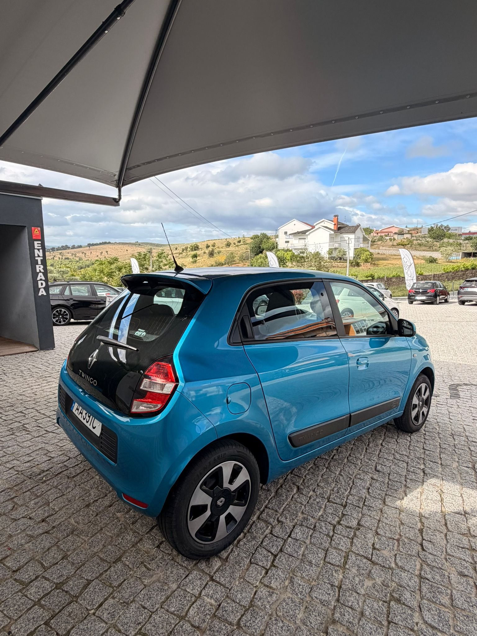 
								RENAULT TWINGO 2015 completo									