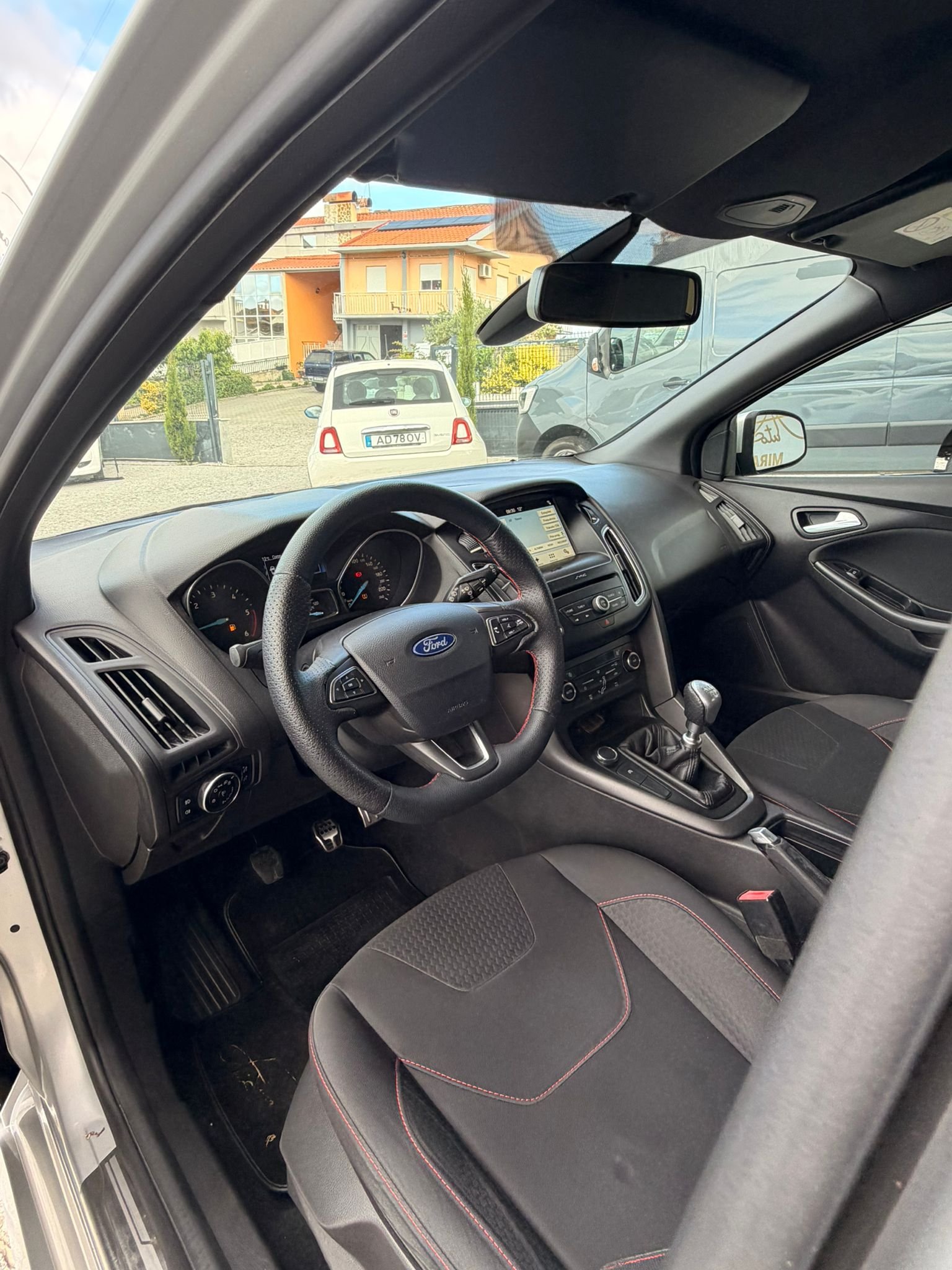 
								FORD FOCUS ST line 2018 completo									