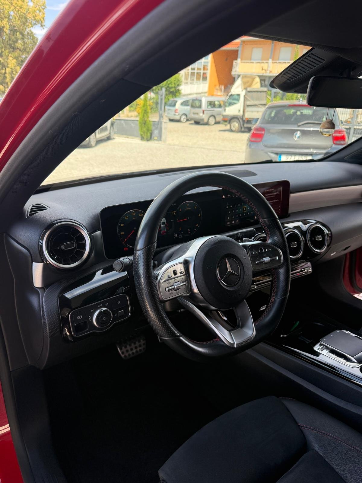 
								MERCEDES – BENZ CLASSE A 180 AMG LINE 2018 completo									