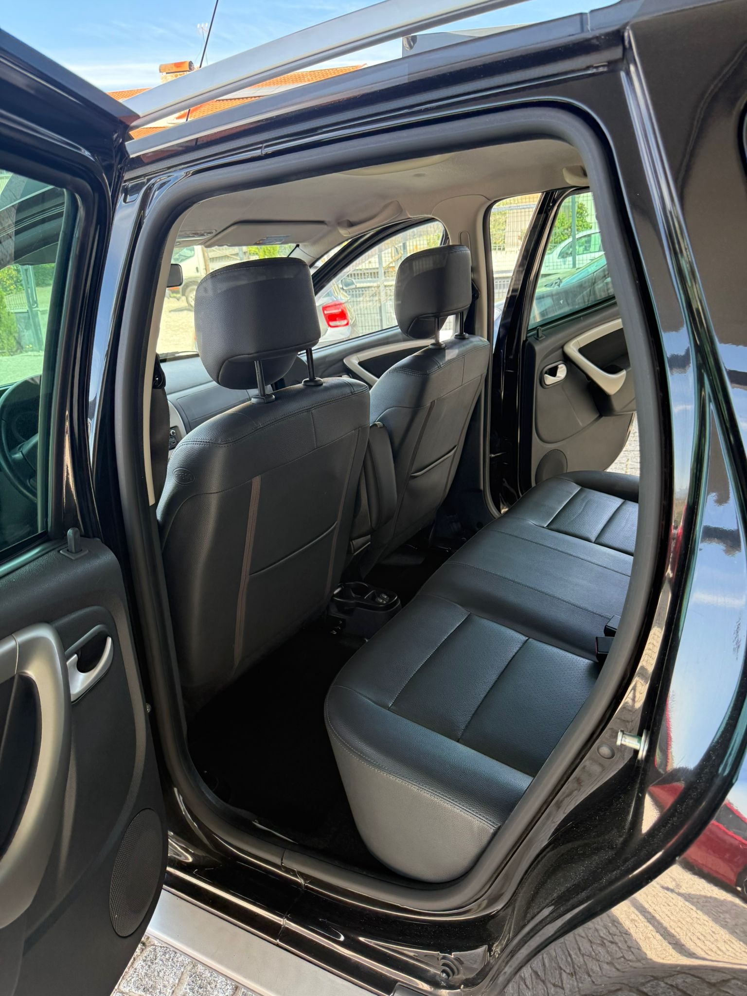 
								DACIA DUSTER 1.5 DCI 2013 completo									