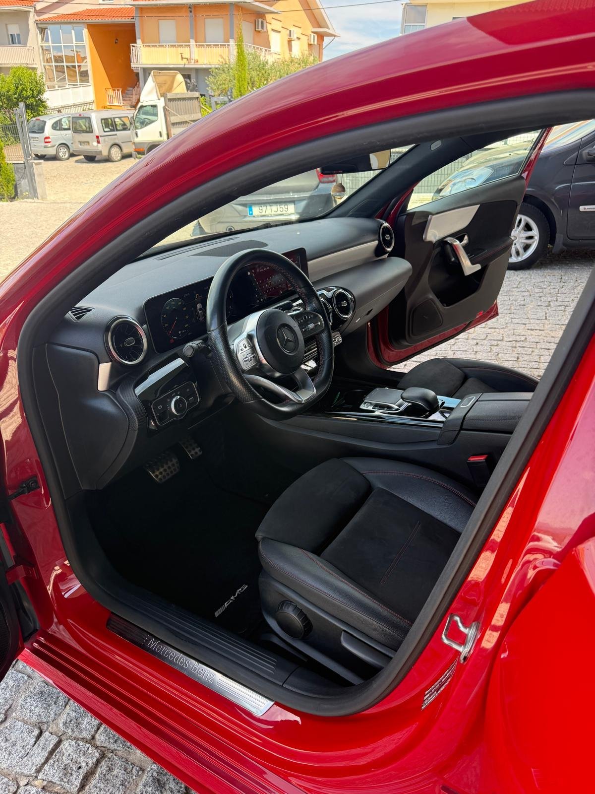 
								MERCEDES – BENZ CLASSE A 180 AMG LINE 2018 completo									