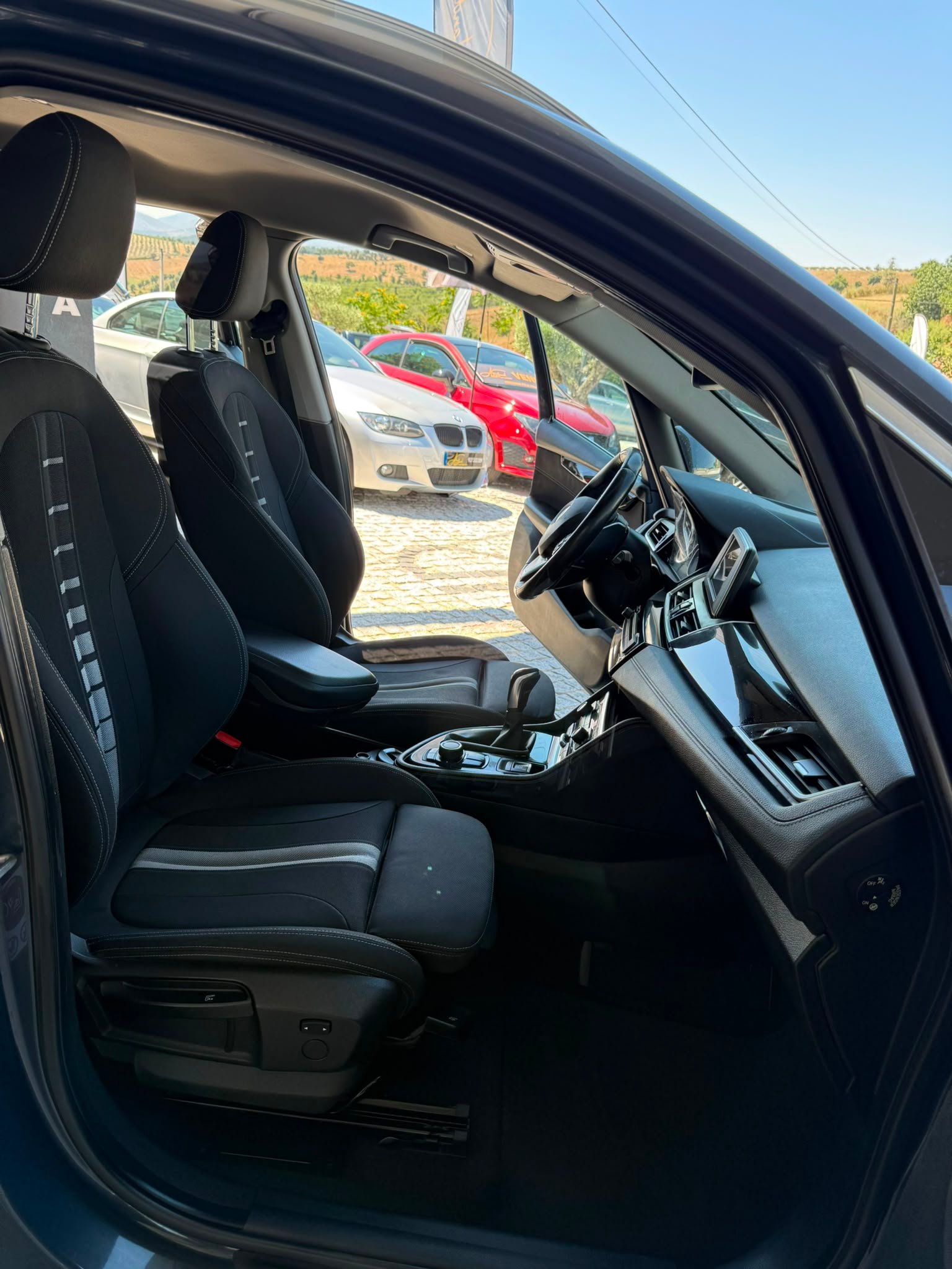 
								BMW 216D ACTIVE TOUR 2015 completo									
