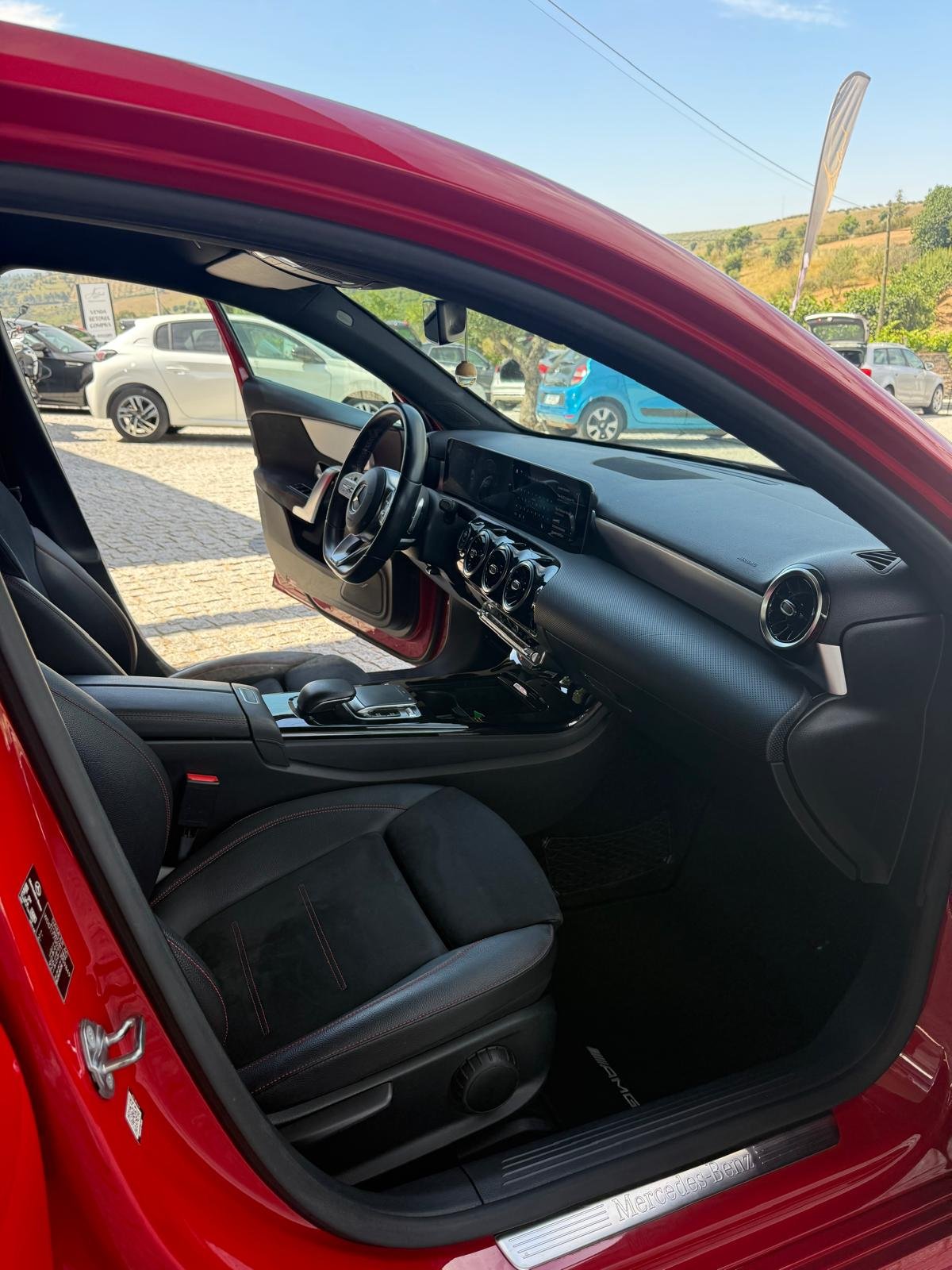 
								MERCEDES – BENZ CLASSE A 180 AMG LINE 2018 completo									