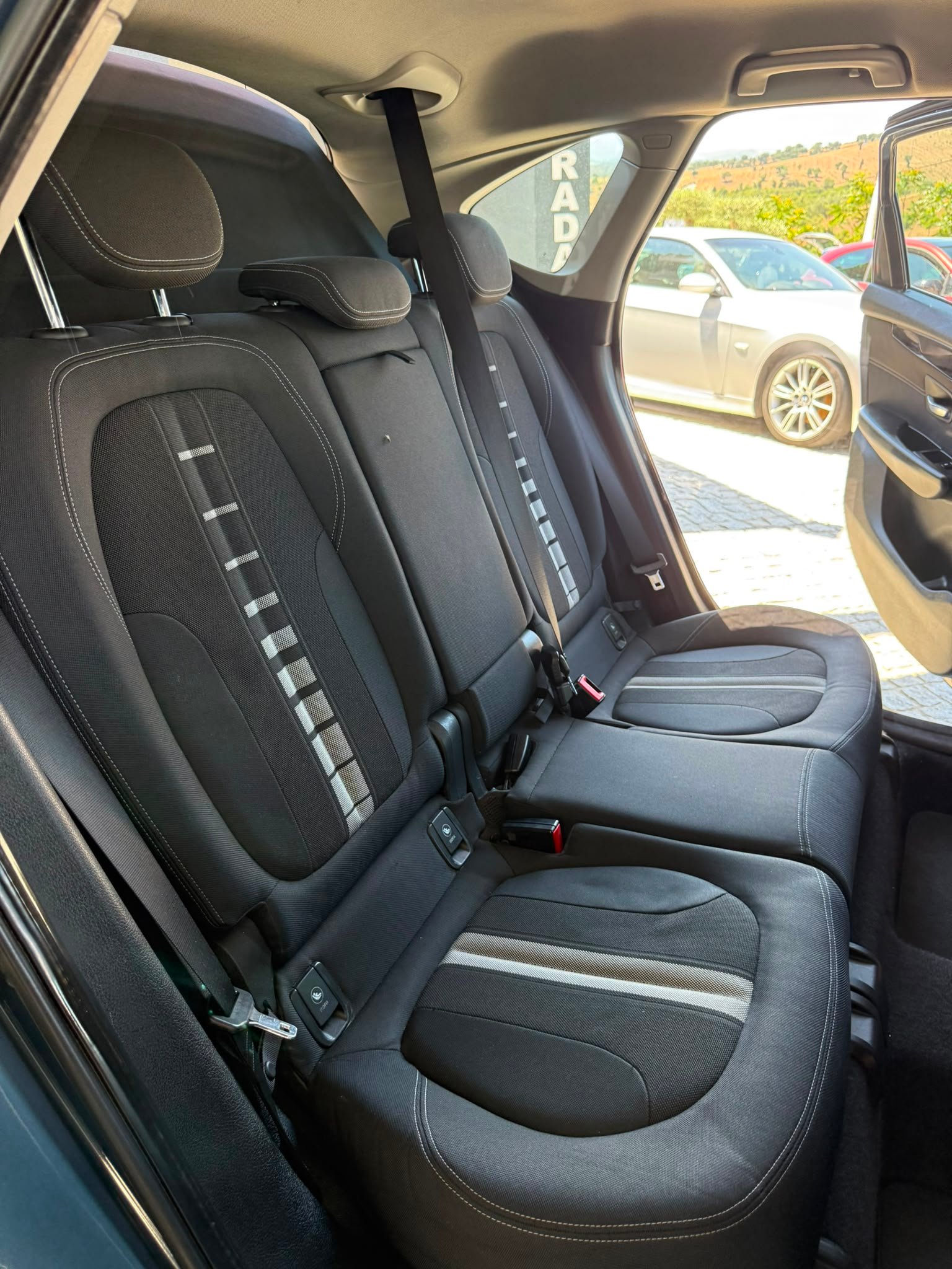 
								BMW 216D ACTIVE TOUR 2015 completo									