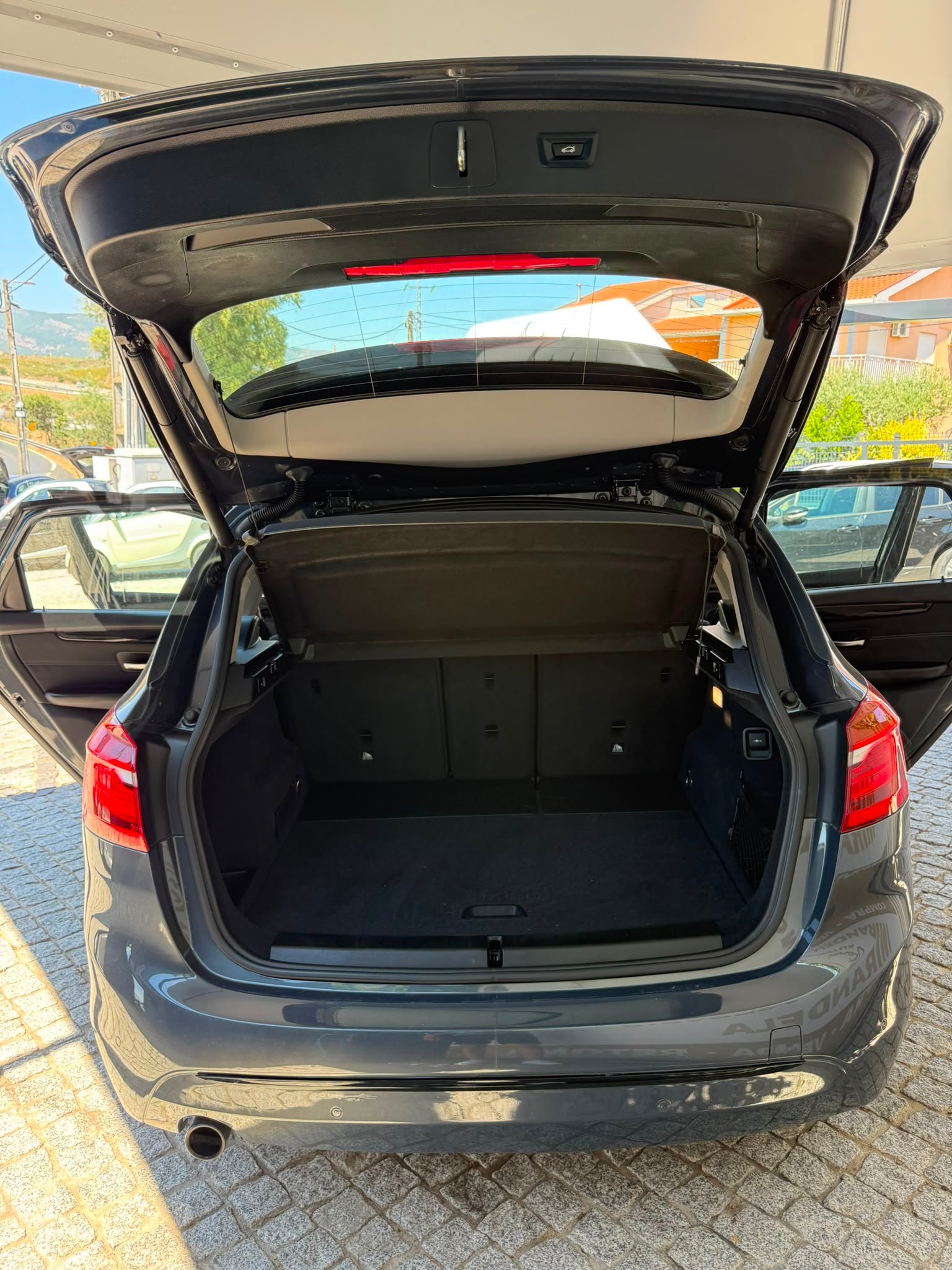 
								BMW 216D ACTIVE TOUR 2015 completo									